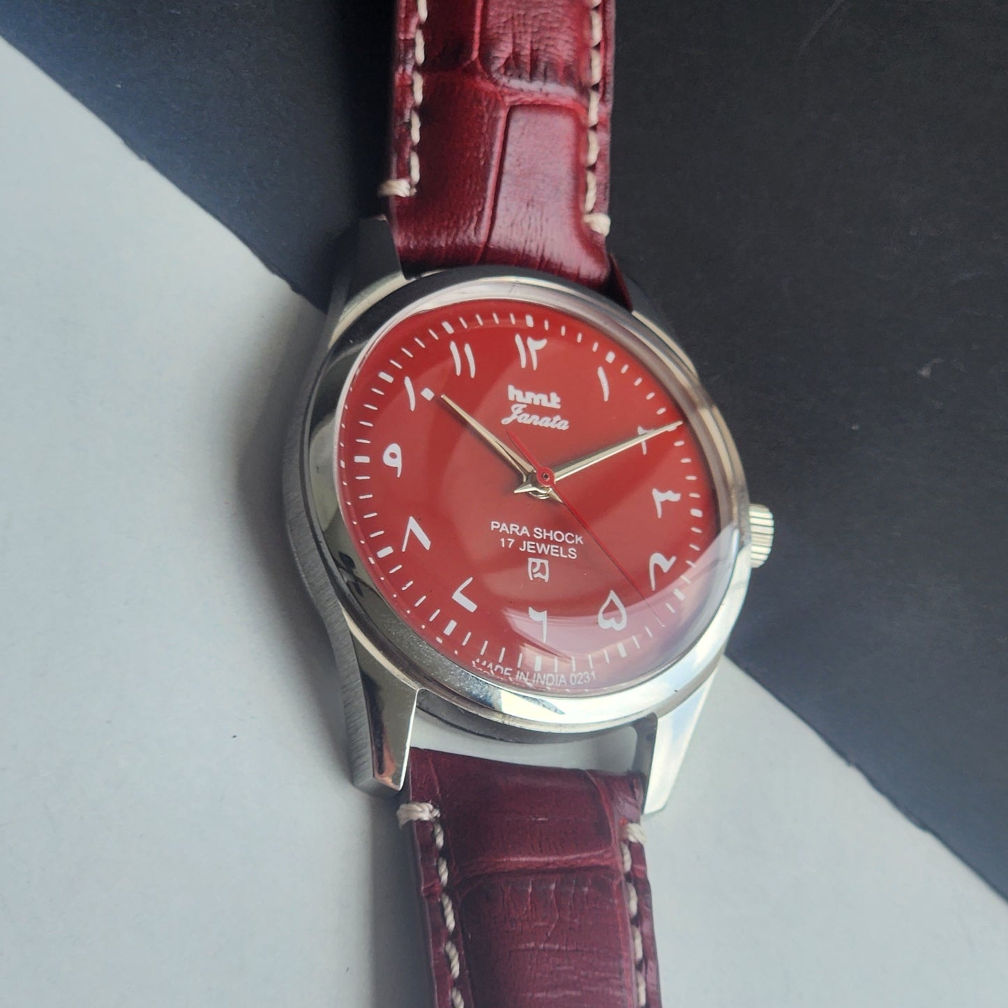 Vintage MOD HMT Janata Urdu/Arabic Hand Winding 17 Jewels Red Face 35MM Silver Case Red Leather Strap Men's Wrist Watch G69