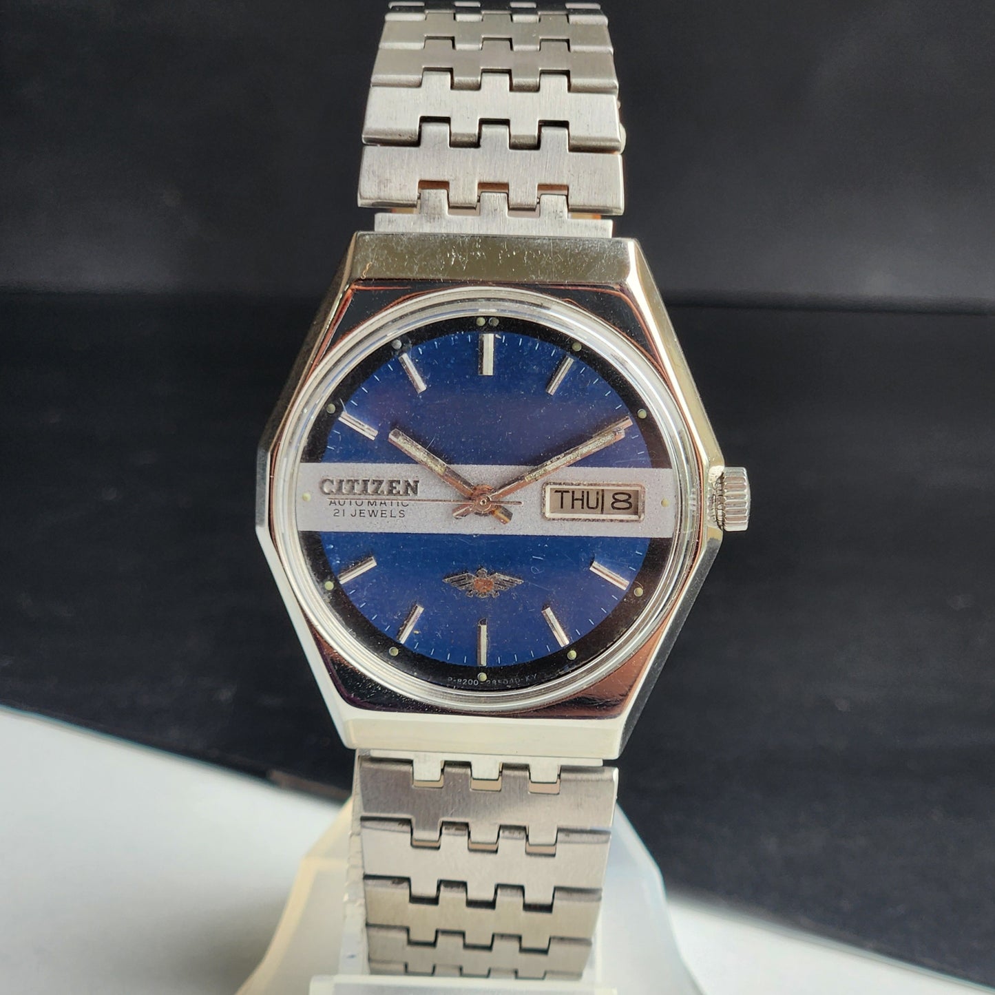 Vintage 1981 Original Citizen Automatic 8200 Blue Face 21 Jewels Day-Date Japanese Men's Wrist Watch ET02