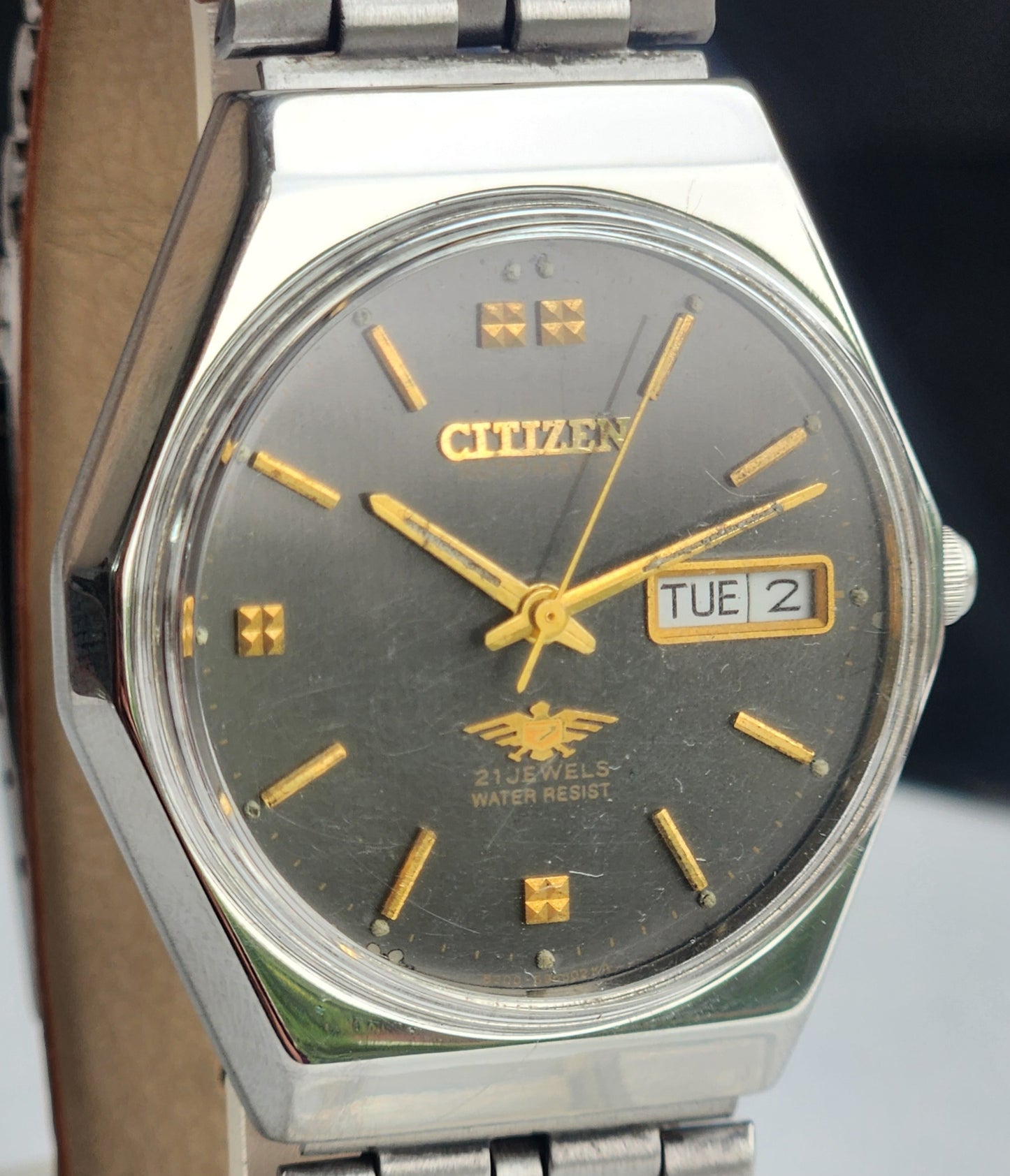 Vintage 1986 Original Citizen Automatic 8200 Grey Face 21 Jewels Day-Date Japanese Men's Wrist Watch ET04