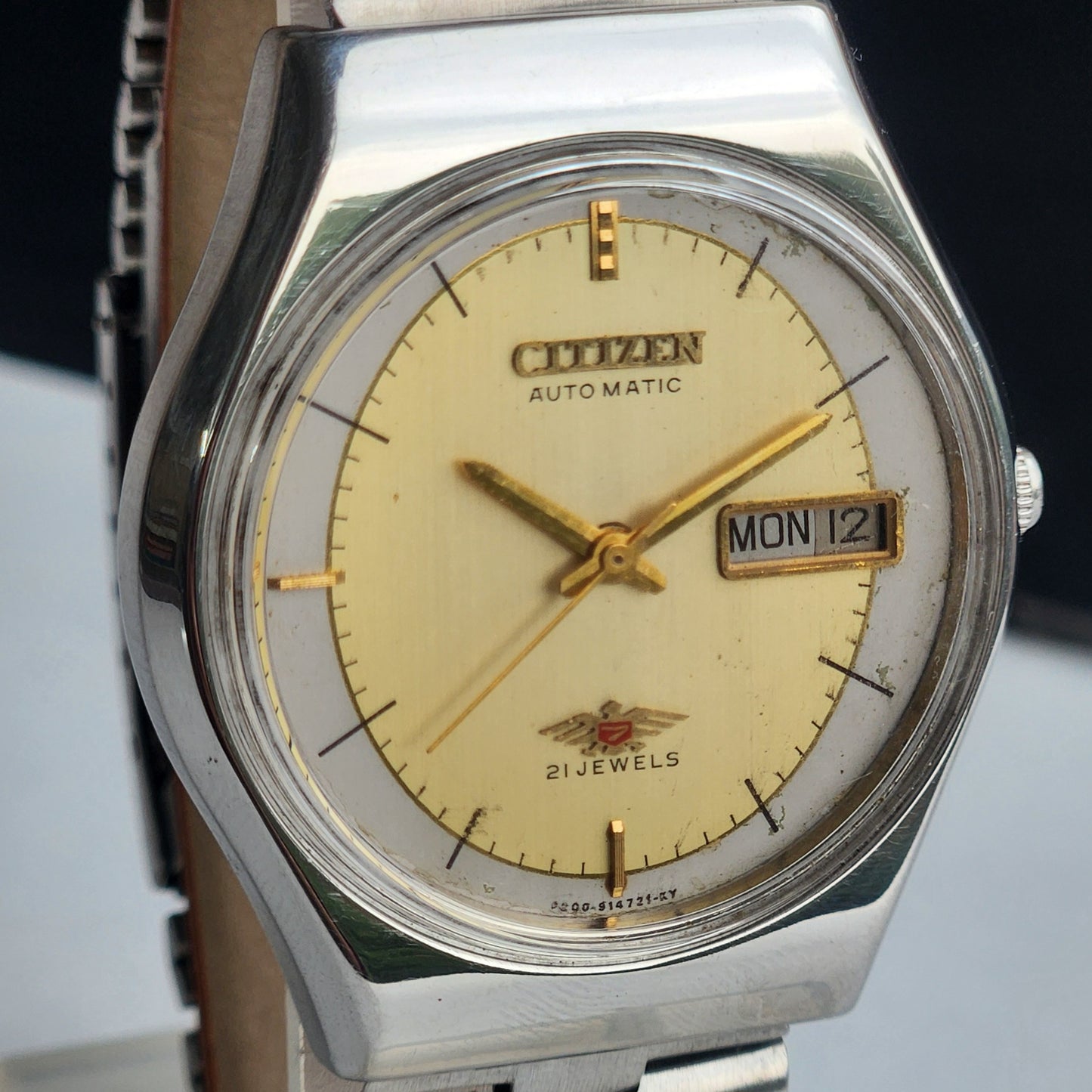 Vintage 1980 Original Citizen Automatic 8200 Golden Face 21 Jewels Day-Date Japanese Men's Wrist Watch ET06
