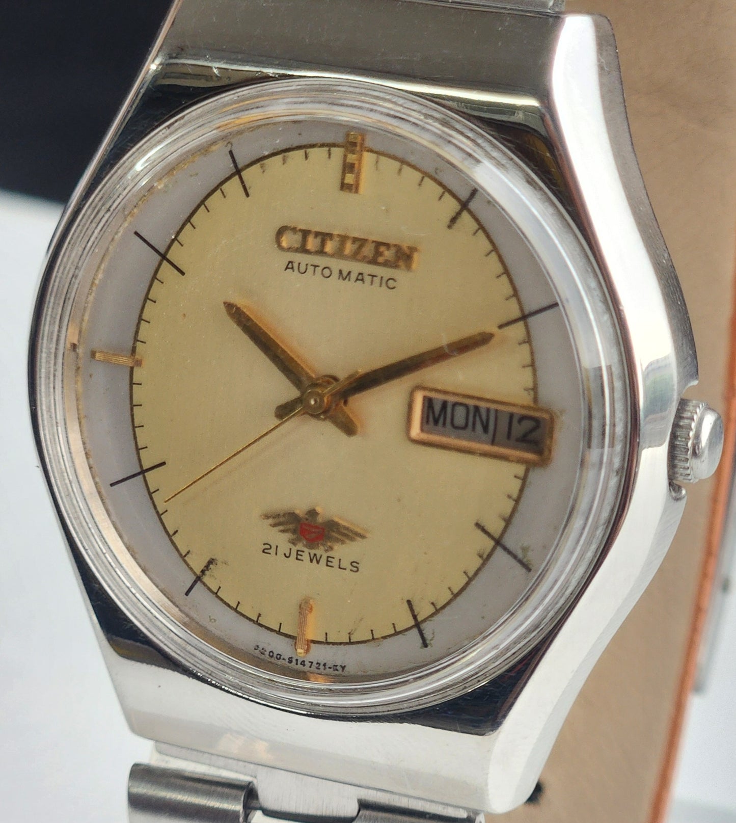 Vintage 1980 Original Citizen Automatic 8200 Golden Face 21 Jewels Day-Date Japanese Men's Wrist Watch ET06