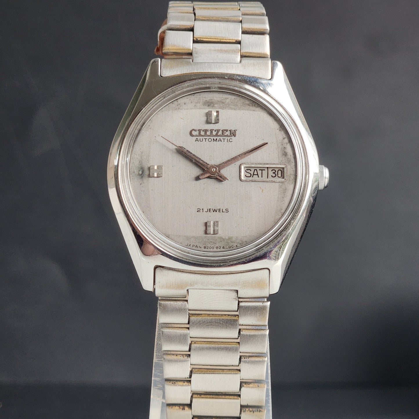 Vintage 1986 Original Citizen Automatic 8200 Grey Face 21 Jewels Day-Date Japanese Men's Wrist Watch ET07
