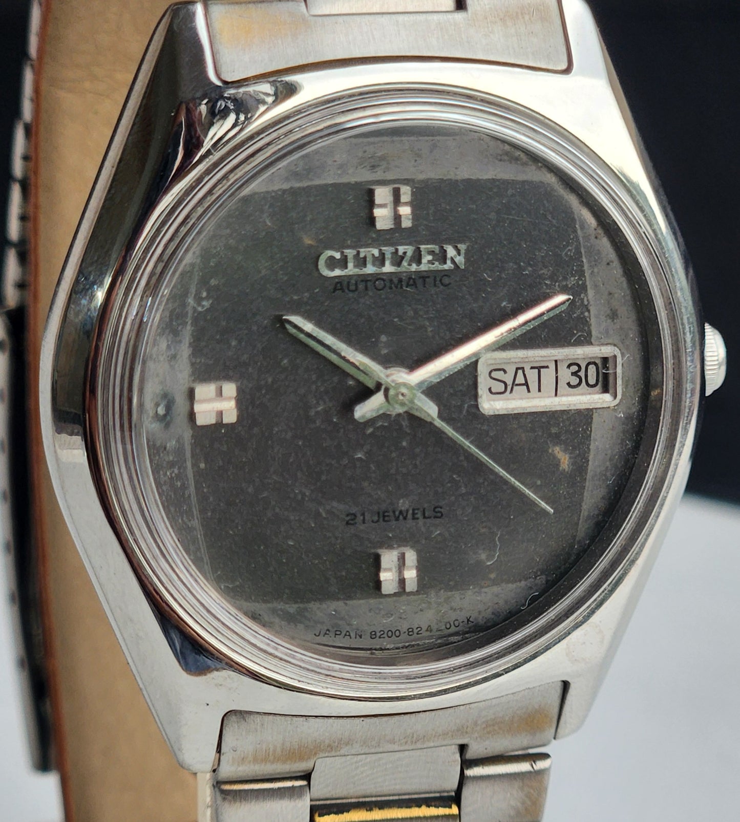 Vintage 1986 Original Citizen Automatic 8200 Grey Face 21 Jewels Day-Date Japanese Men's Wrist Watch ET07