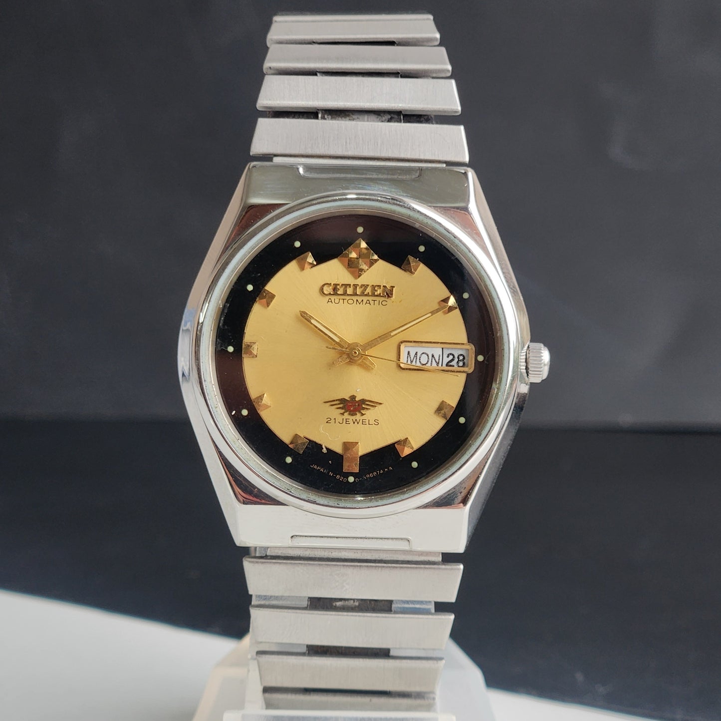 Vintage 1984 Original Citizen Automatic 8200 Golden Face 21 Jewels Day-Date Japanese Men's Wrist Watch ET10