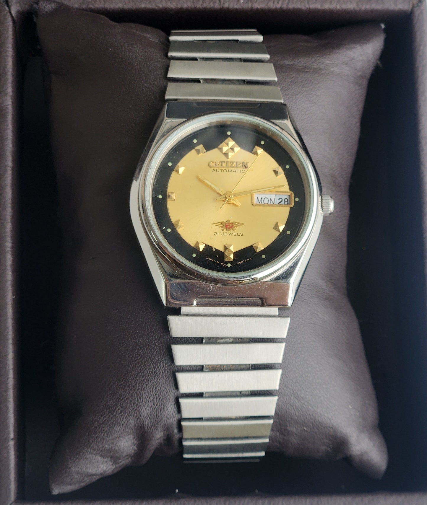 Vintage 1984 Original Citizen Automatic 8200 Golden Face 21 Jewels Day-Date Japanese Men's Wrist Watch ET10