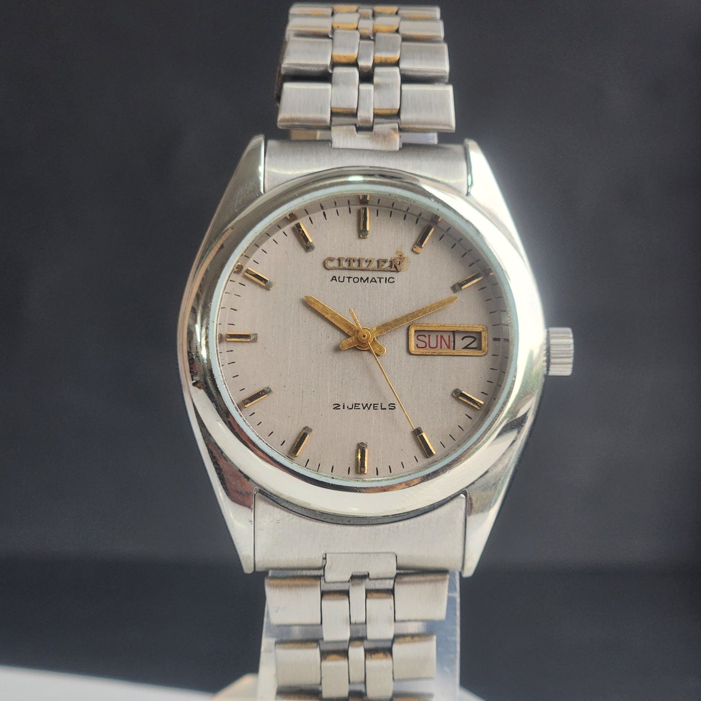 Vintage 1980 Original Citizen Automatic 8200 Grey Face 21 Jewels Day-Date Japanese Men's Wrist Watch ET15