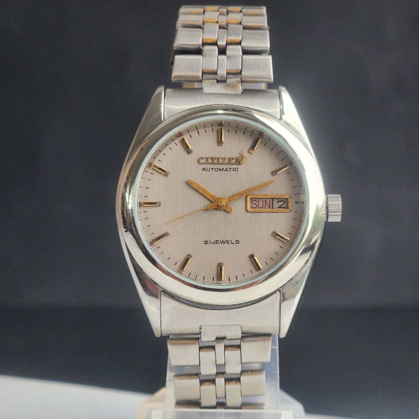 Vintage 1980 Original Citizen Automatic 8200 Grey Face 21 Jewels Day-Date Japanese Men's Wrist Watch ET15