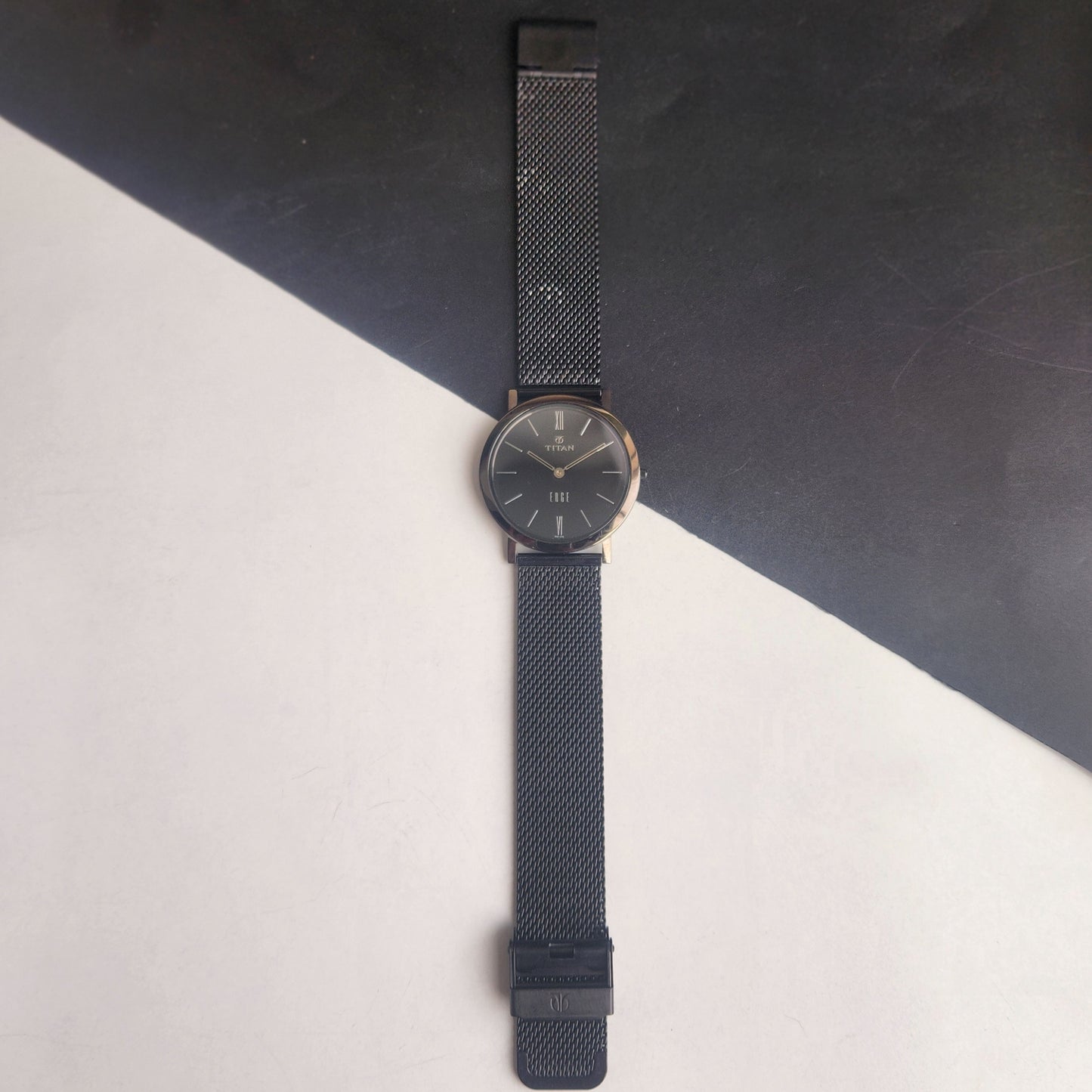 Original TITAN EDGE 679YAG31 Round Black Face 33MM Case Men's Watch G89