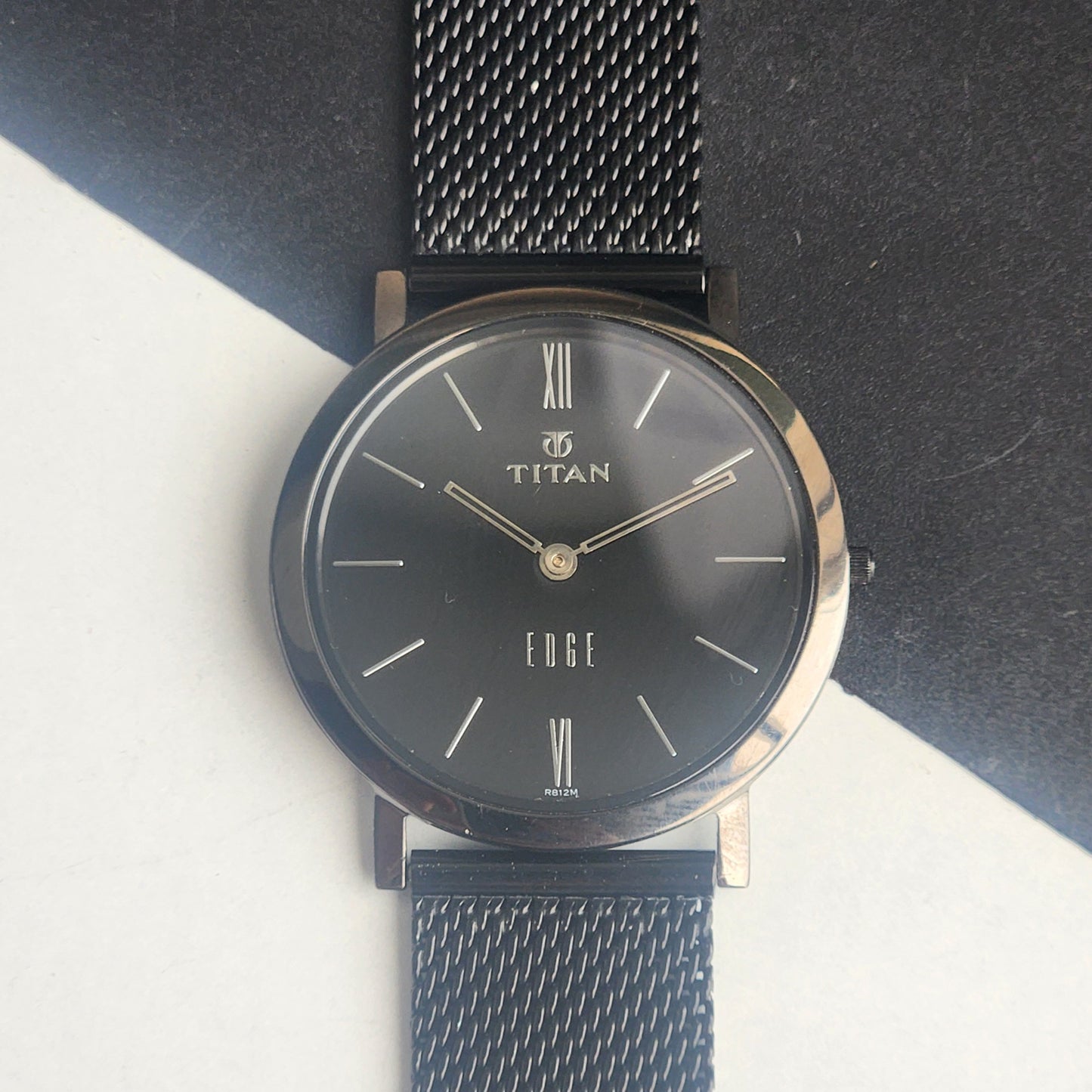 Original TITAN EDGE 679YAG31 Round Black Face 33MM Case Men's Watch G89