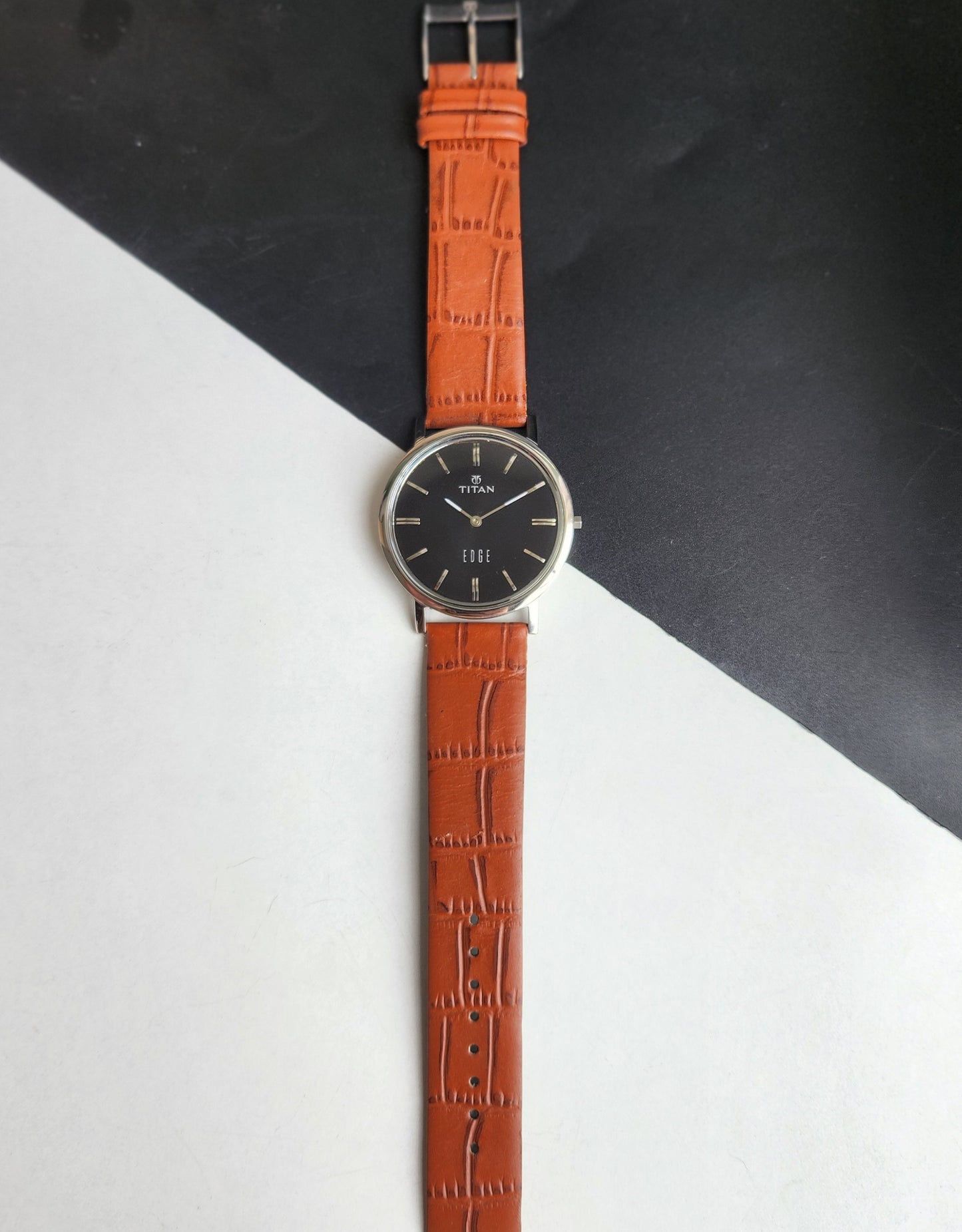 Original TITAN EDGE 1595WAB32 Round Black Face 38MM Case Men's Watch G92