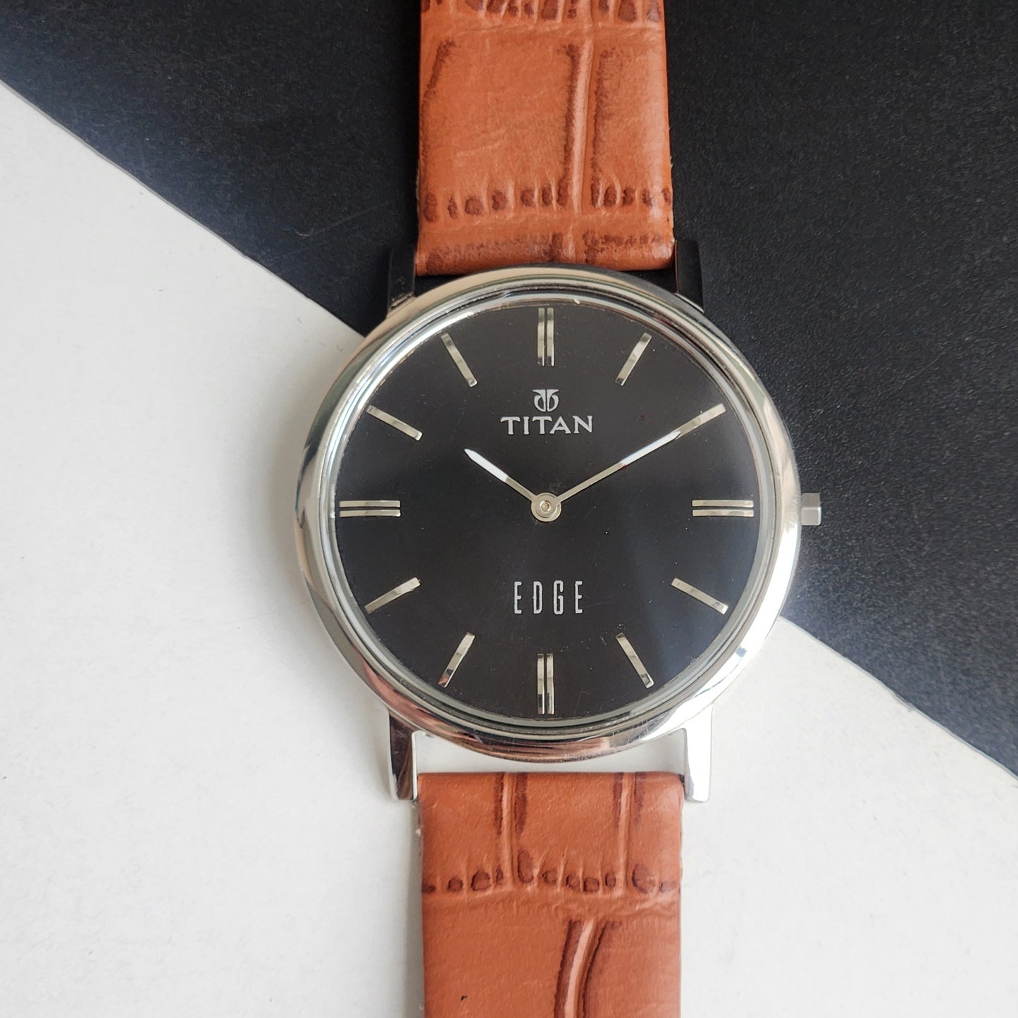 Original TITAN EDGE 1595WAB32 Round Black Face 38MM Case Men's Watch G92