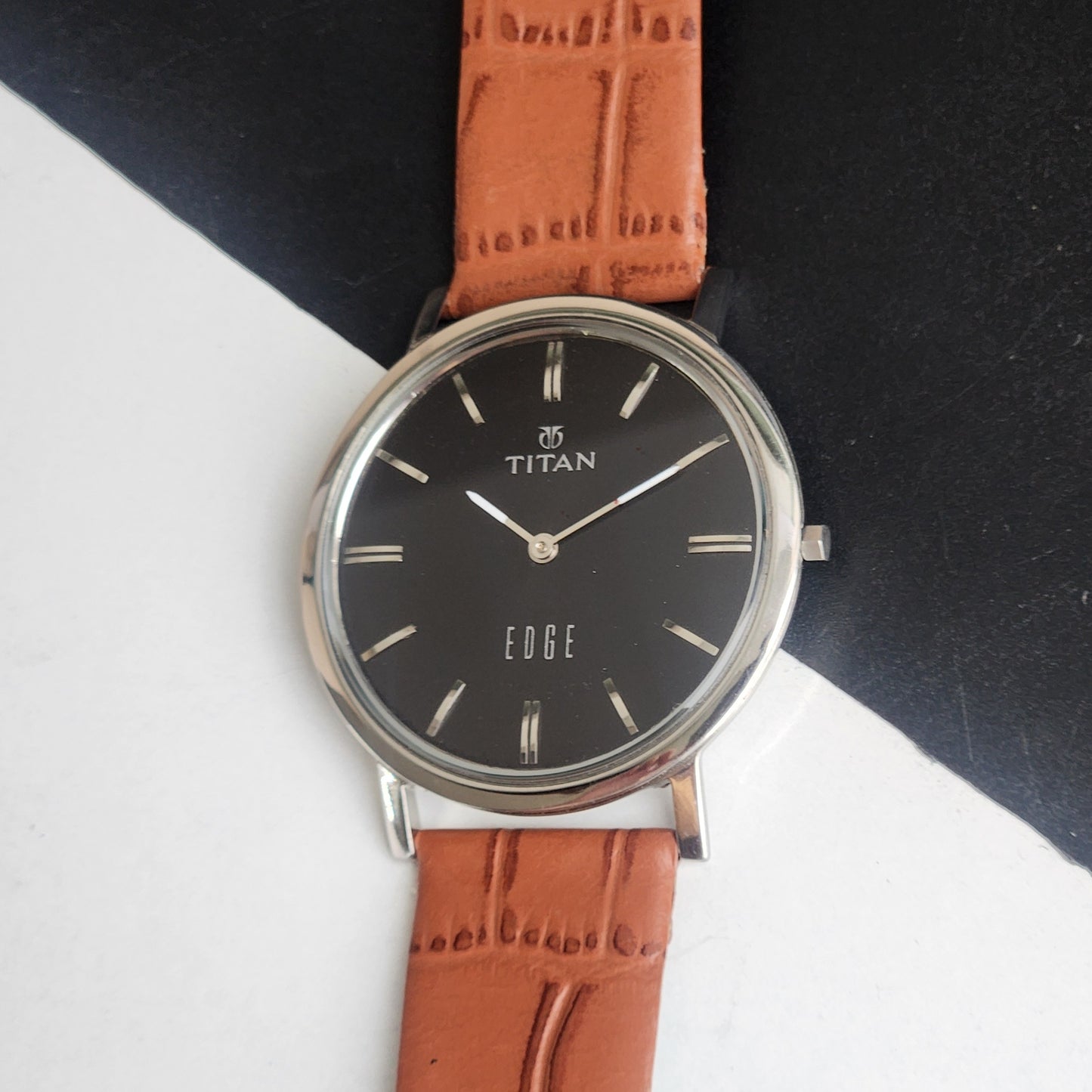 Original TITAN EDGE 1595WAB32 Round Black Face 38MM Case Men's Watch G92