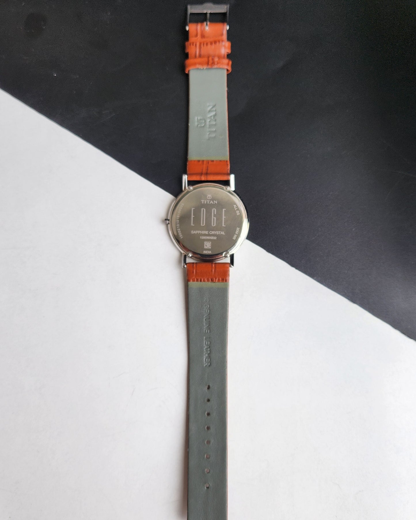 Original TITAN EDGE 1595WAB32 Round Black Face 38MM Case Men's Watch G92