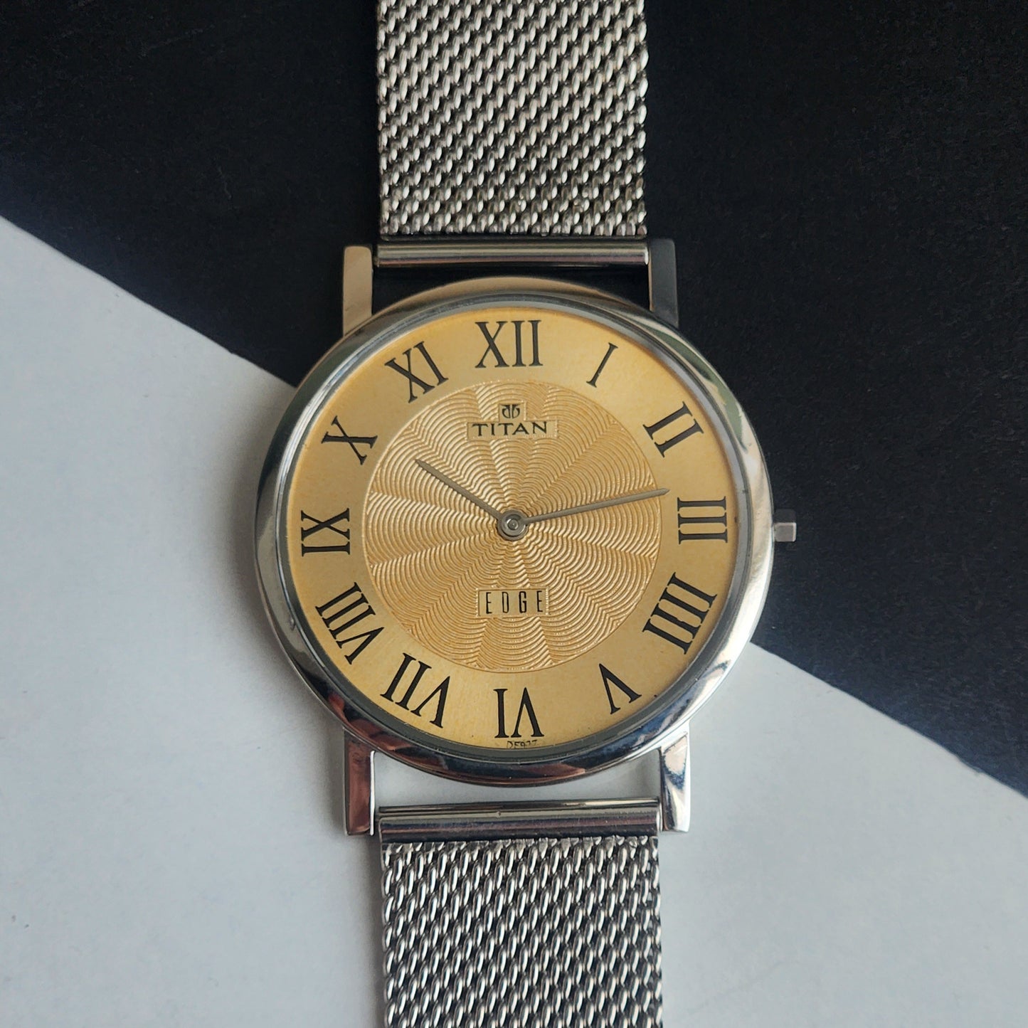 Original TITAN EDGE 159YAB Round Golden Face 38MM Case Men's Watch G95
