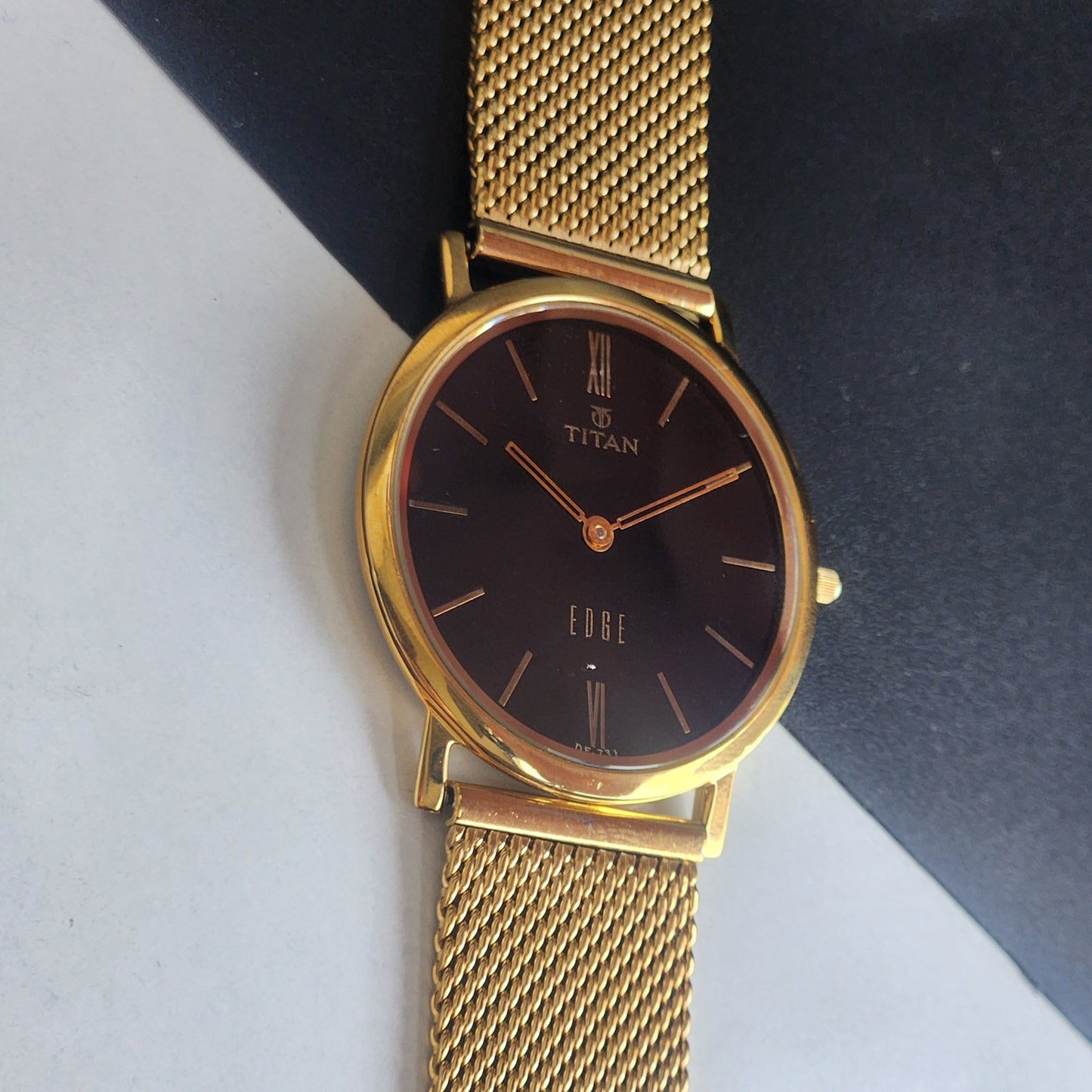 Original TITAN EDGE 2552SAA Round Black Face 33MM Case Men's Watch H07