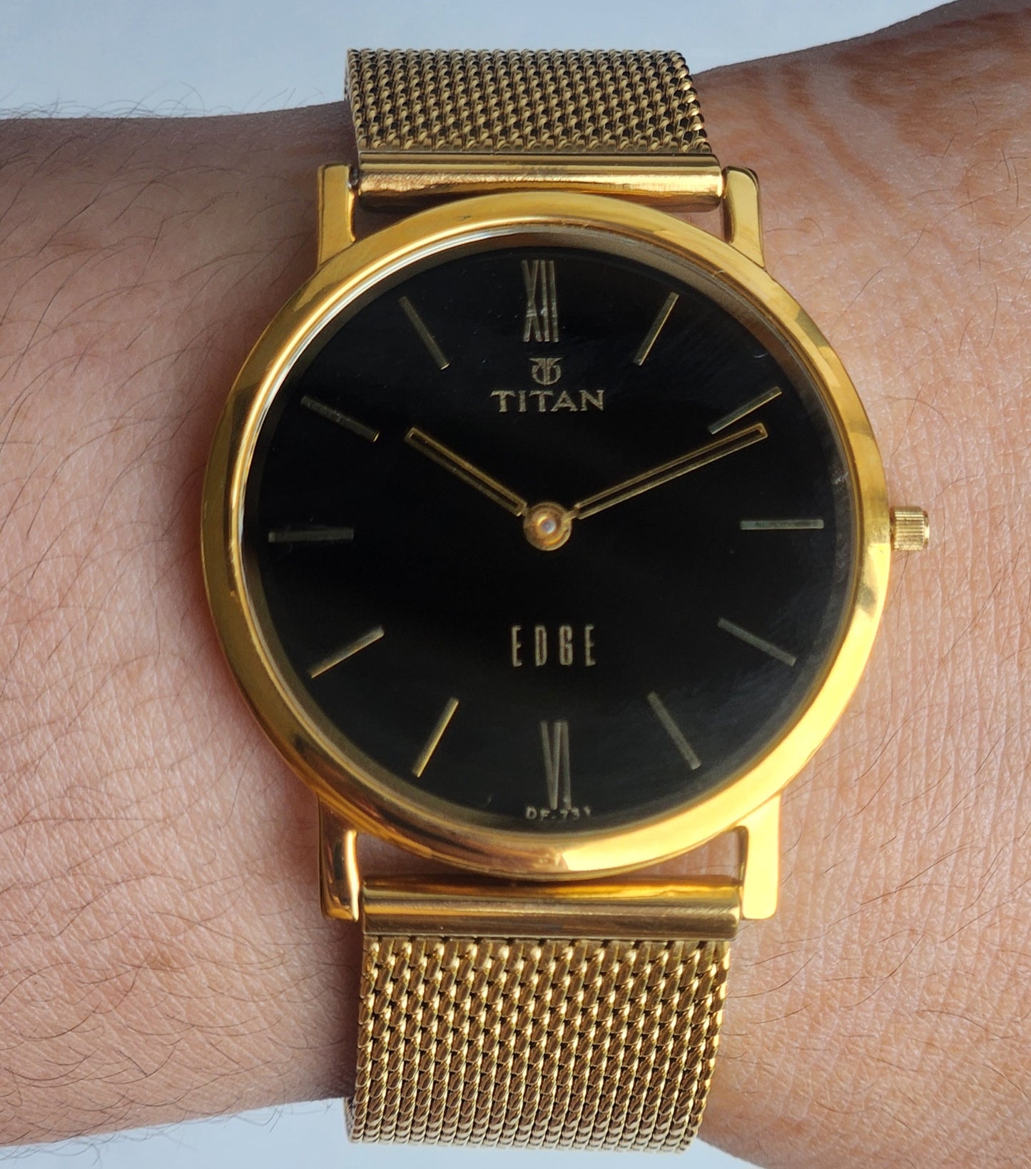 Original TITAN EDGE 2552SAA Round Black Face 33MM Case Men's Watch H07