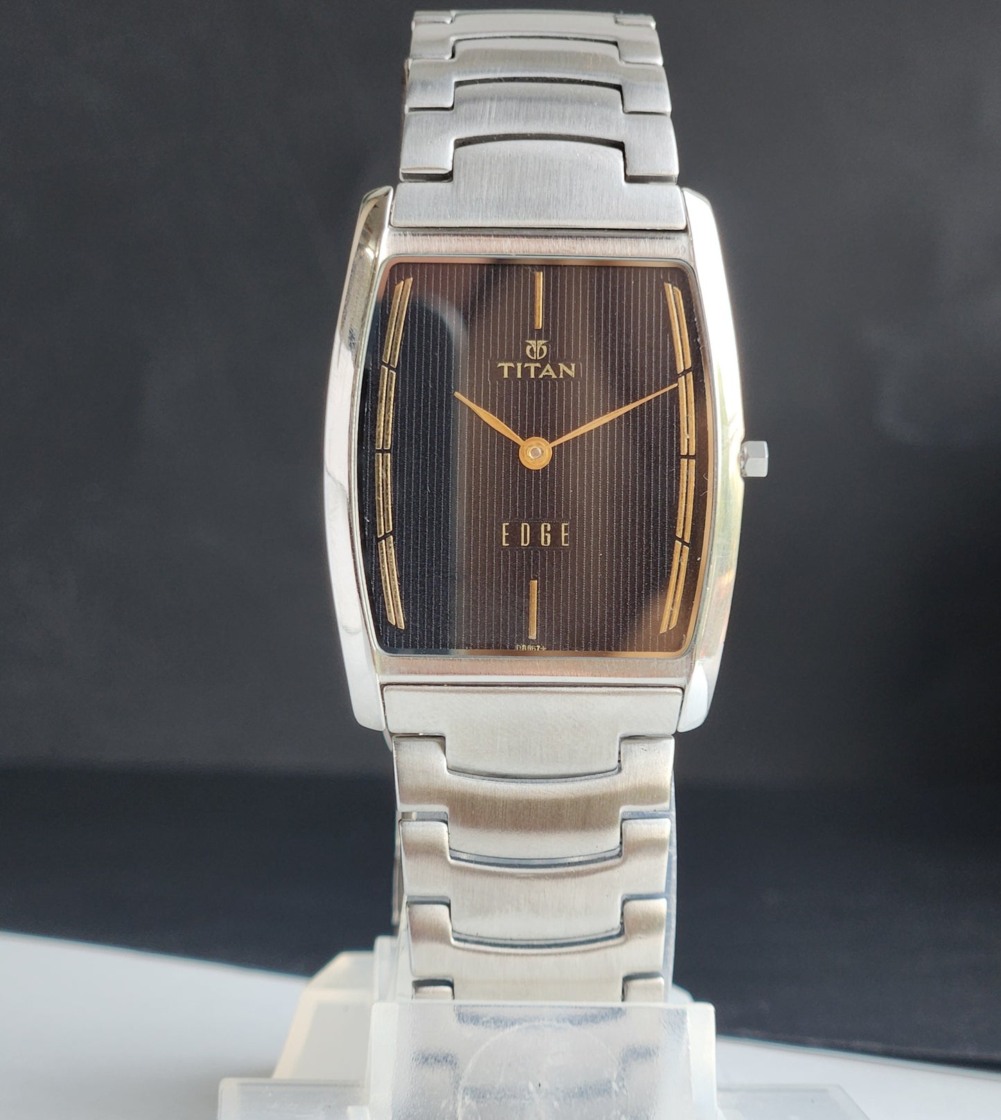 Original TITAN EDGE 1044YCE31 Barrel Black Face 38MM Case Men's Watch G98