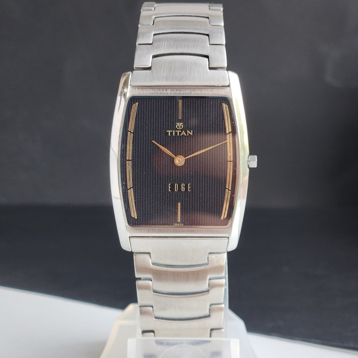 Original TITAN EDGE 1044YCE31 Barrel Black Face 38MM Case Men's Watch G98