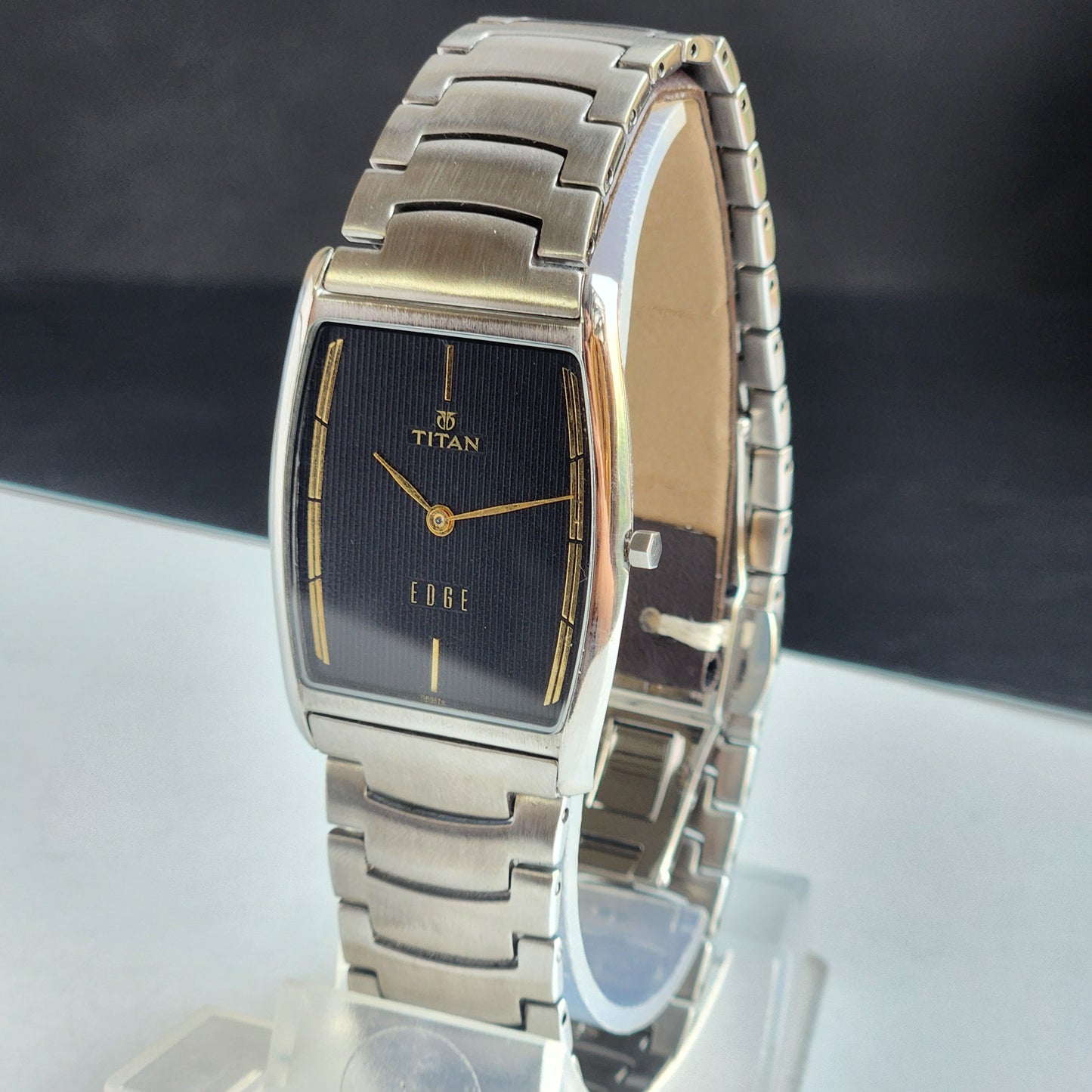 Original TITAN EDGE 1044YCE31 Barrel Black Face 38MM Case Men's Watch G98