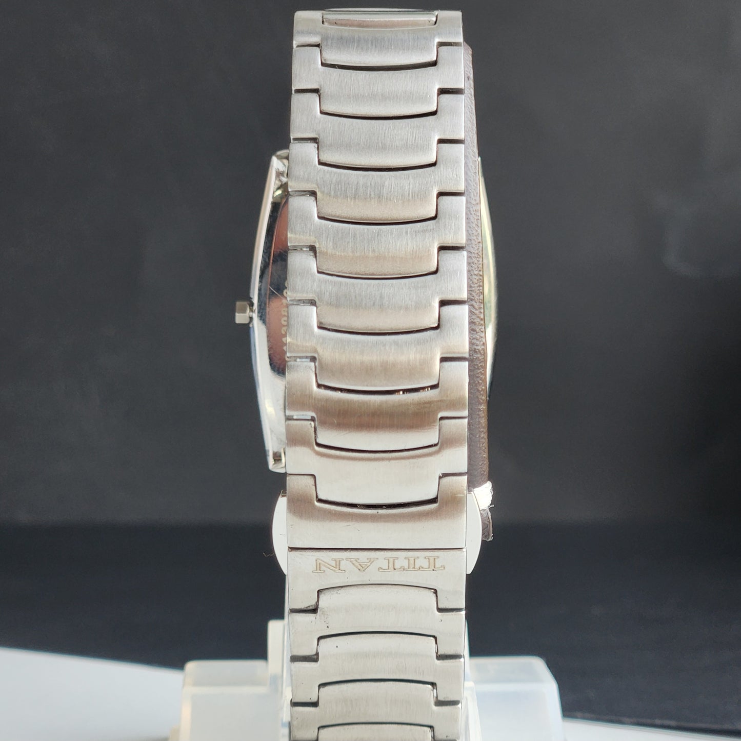 Original TITAN EDGE 1044YCE31 Barrel Black Face 38MM Case Men's Watch G98
