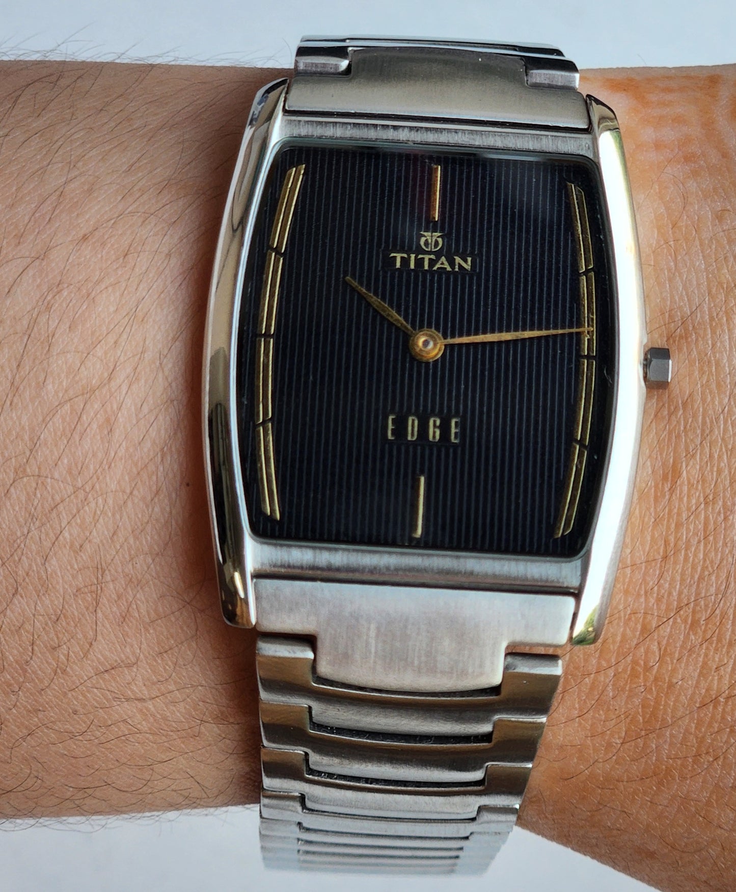 Original TITAN EDGE 1044YCE31 Barrel Black Face 38MM Case Men's Watch G98