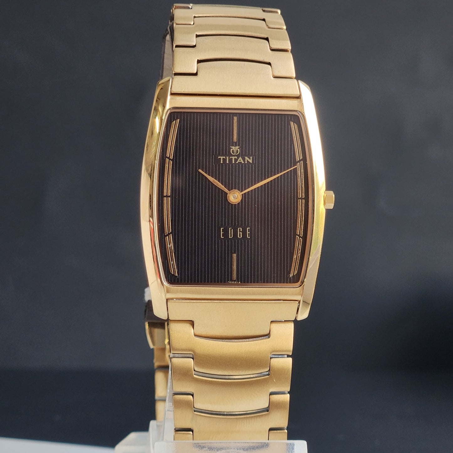 Original TITAN EDGE 1044YCE31 Barrel Black Face 30MM Case Men's Watch H02