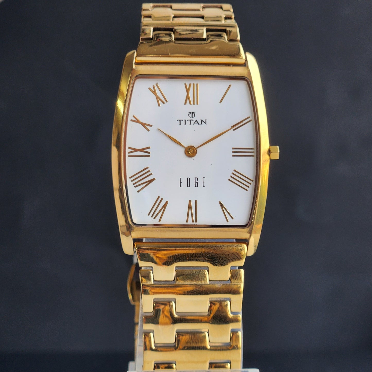 Original TITAN EDGE 1044YCE31 Barrel White Face 30MM Case Men's Watch H03
