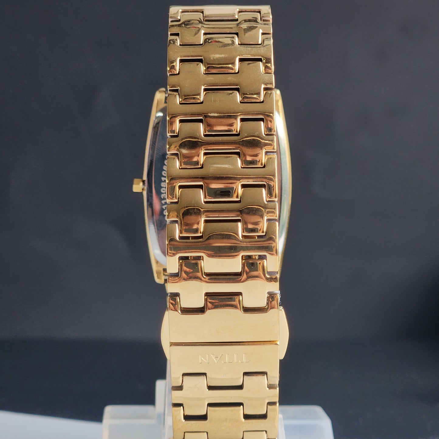 Original TITAN EDGE 1044YCE31 Barrel White Face 30MM Case Men's Watch H03