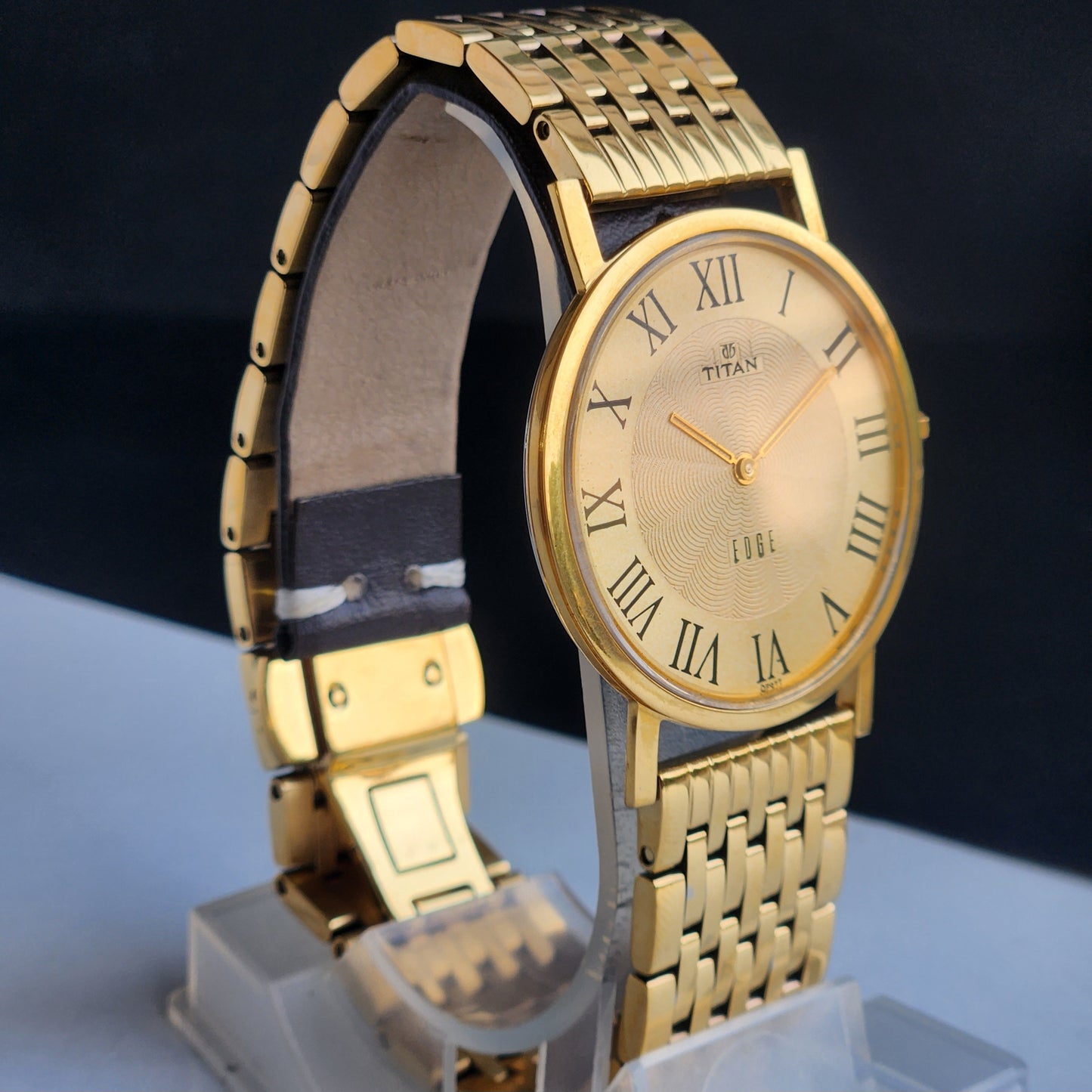 Original TITAN EDGE 1595WAA34 Round Golden Face 38MM Case Men's Watch H04