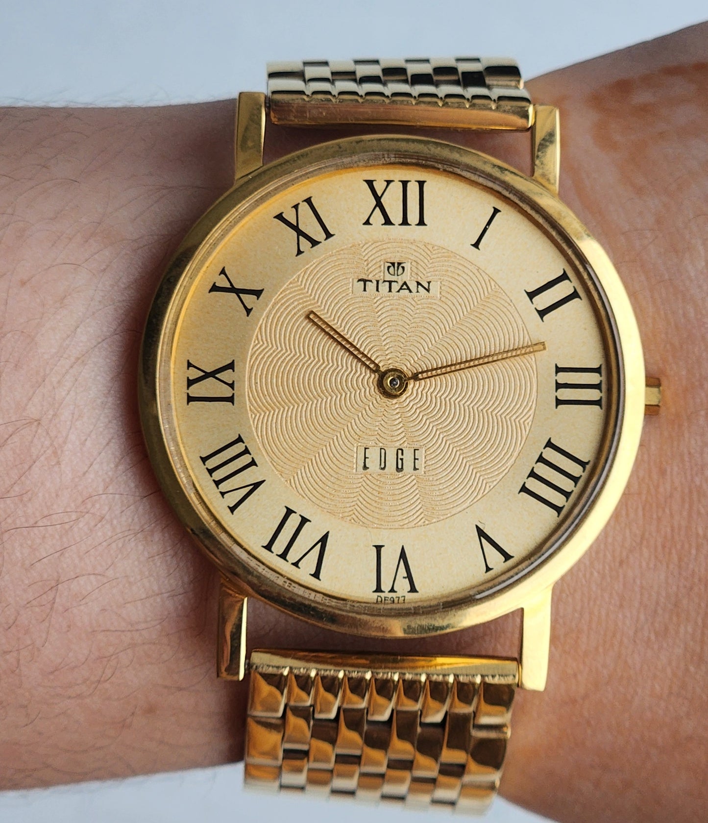 Original TITAN EDGE 1595WAA34 Round Golden Face 38MM Case Men's Watch H04