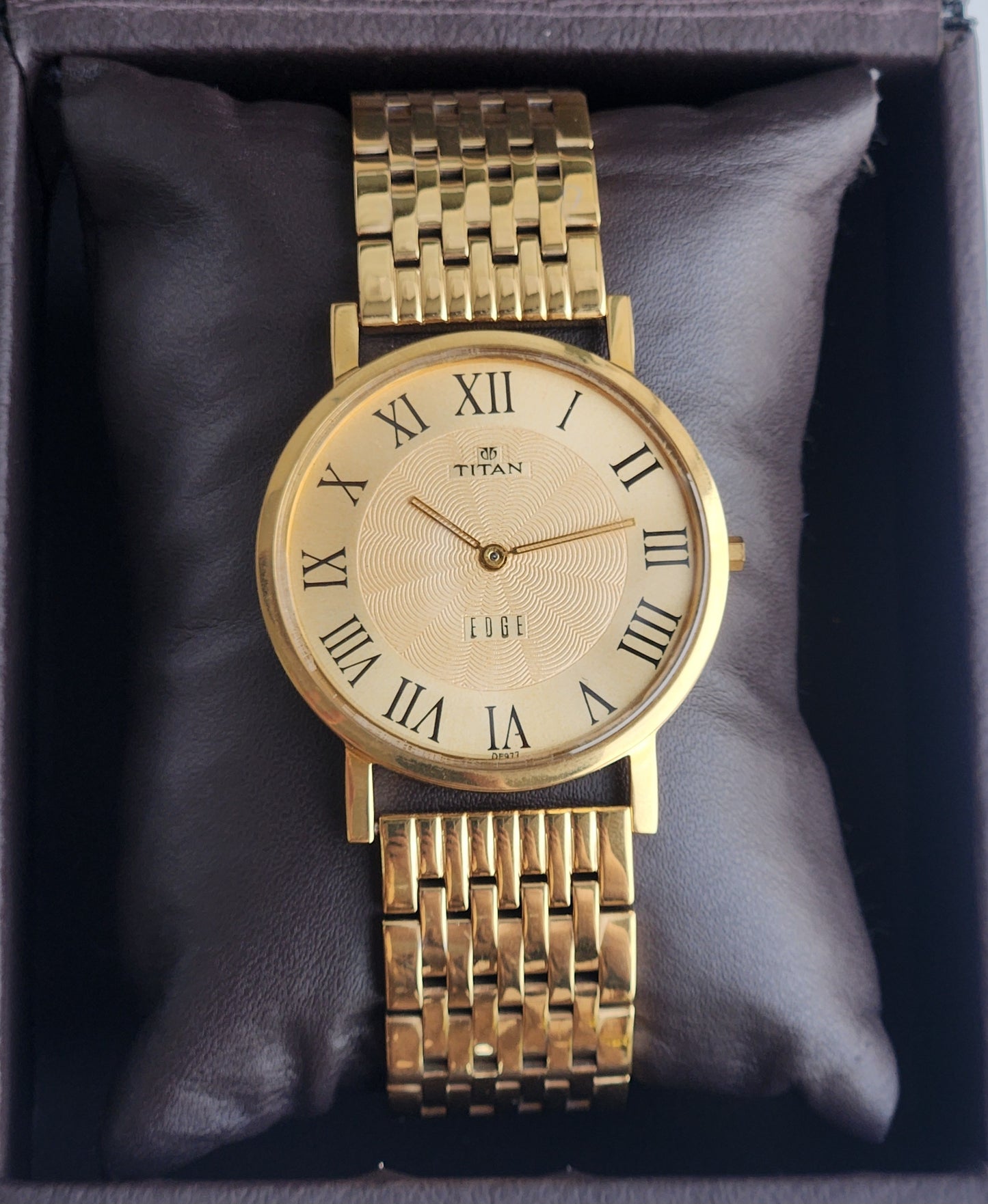 Original TITAN EDGE 1595WAA34 Round Golden Face 38MM Case Men's Watch H04