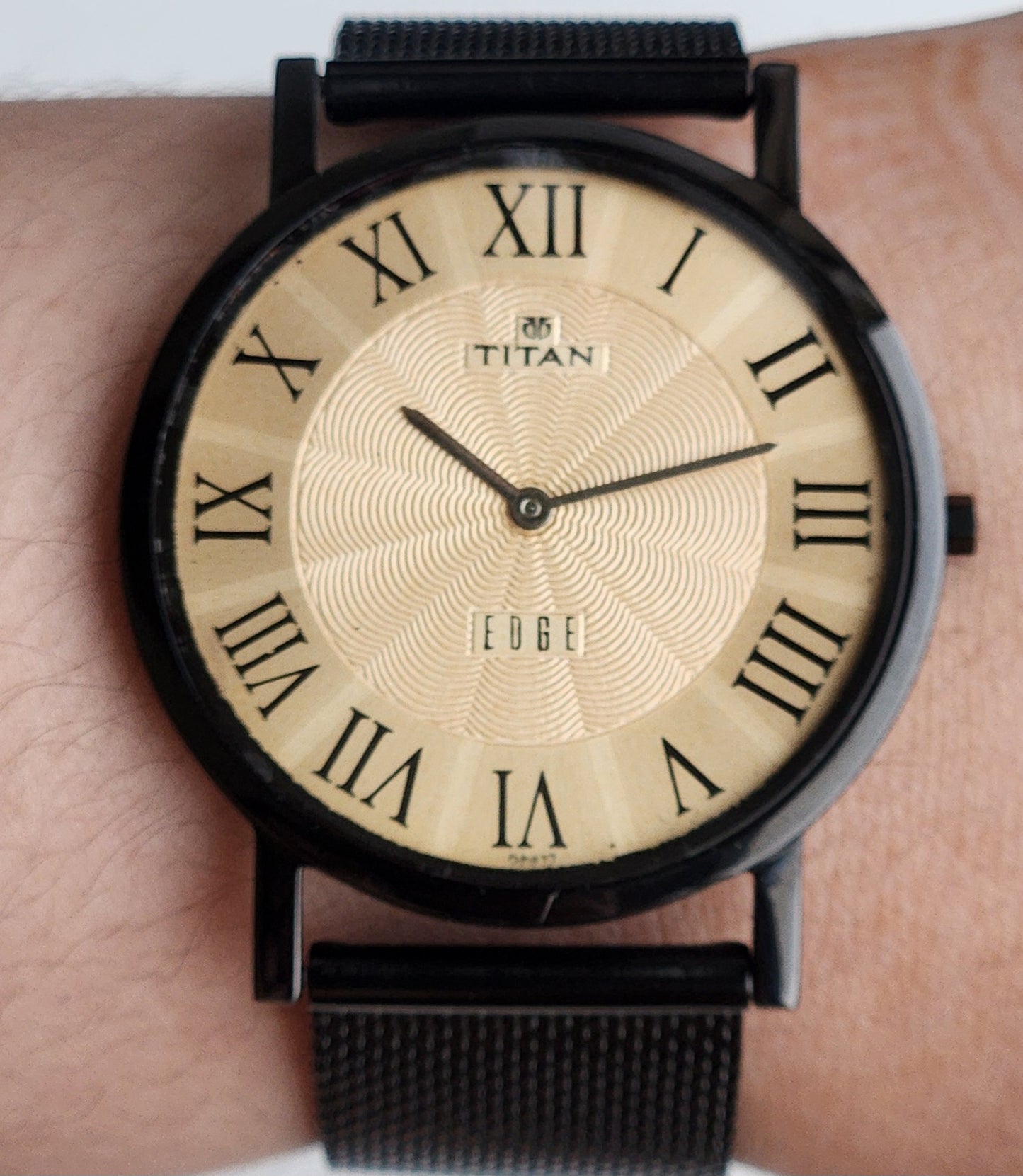 Original TITAN EDGE 1595WAA34 Round Golden Face 38MM Case Men's Watch G97