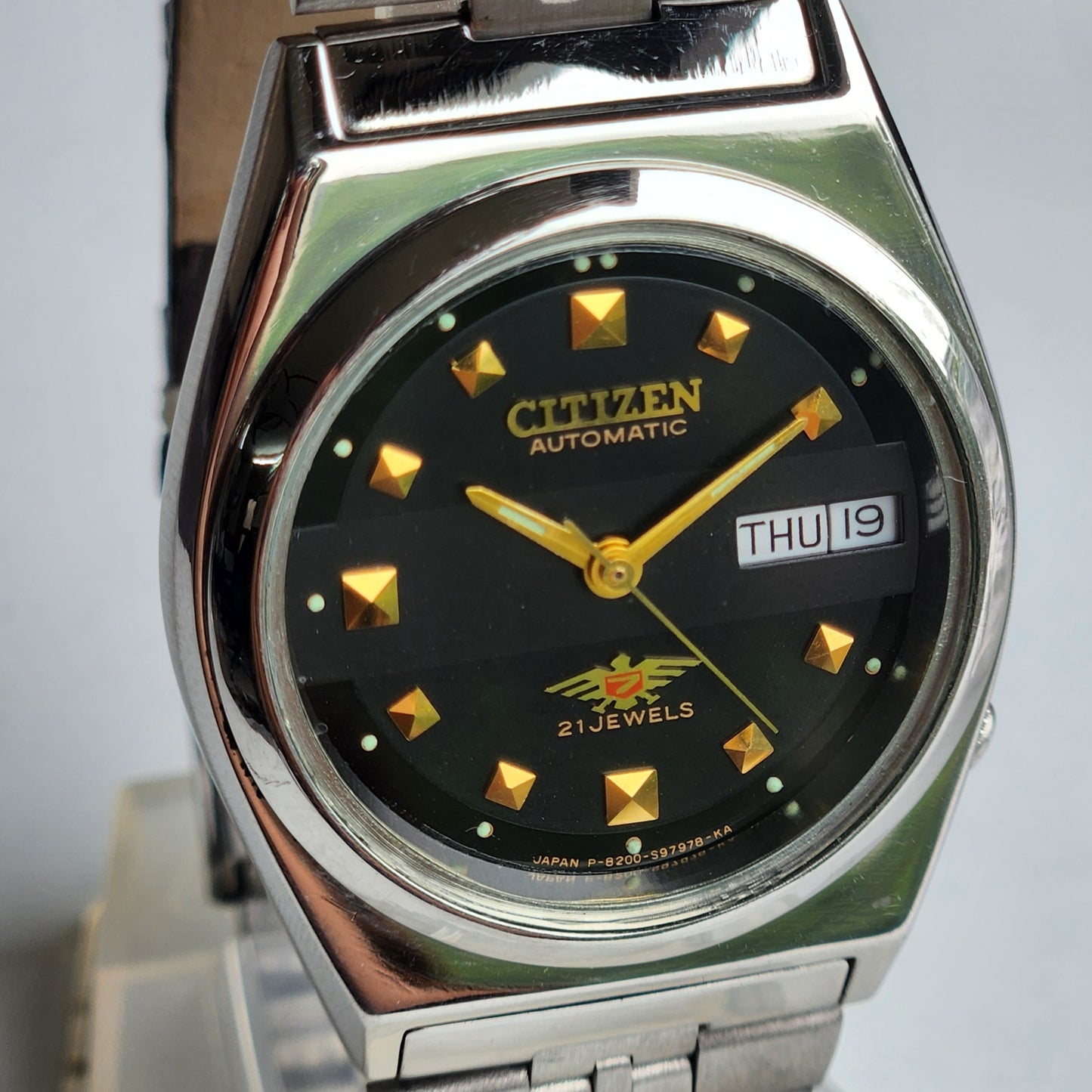 Vintage 1987 Original Citizen Automatic 8200 Black Face 21 Jewels Day-Date Japanese Men's Wrist Watch ET20
