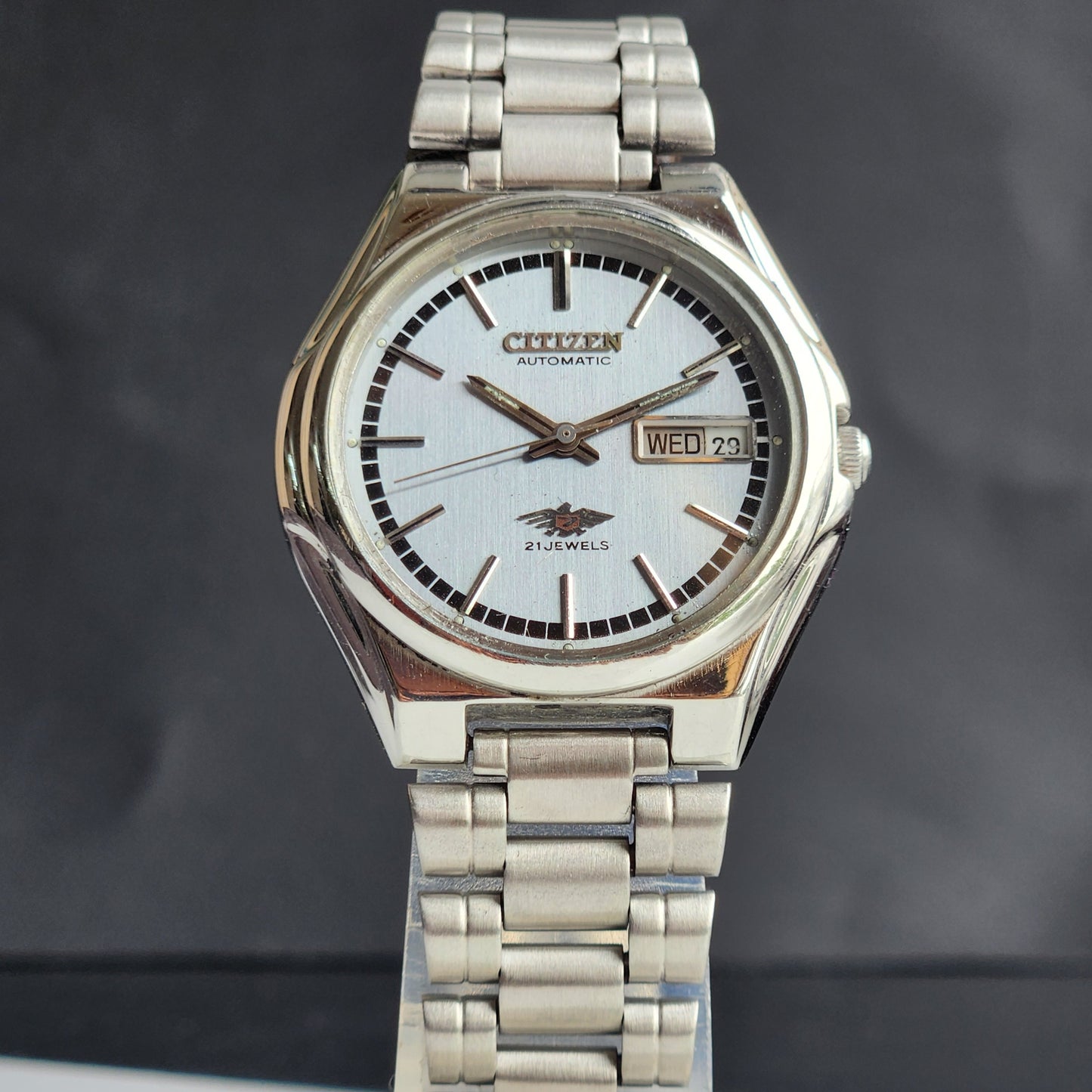 Vintage 1981 Original Citizen Automatic 8200 Grey Face 21 Jewels Day-Date Japanese Men's Wrist Watch ET22