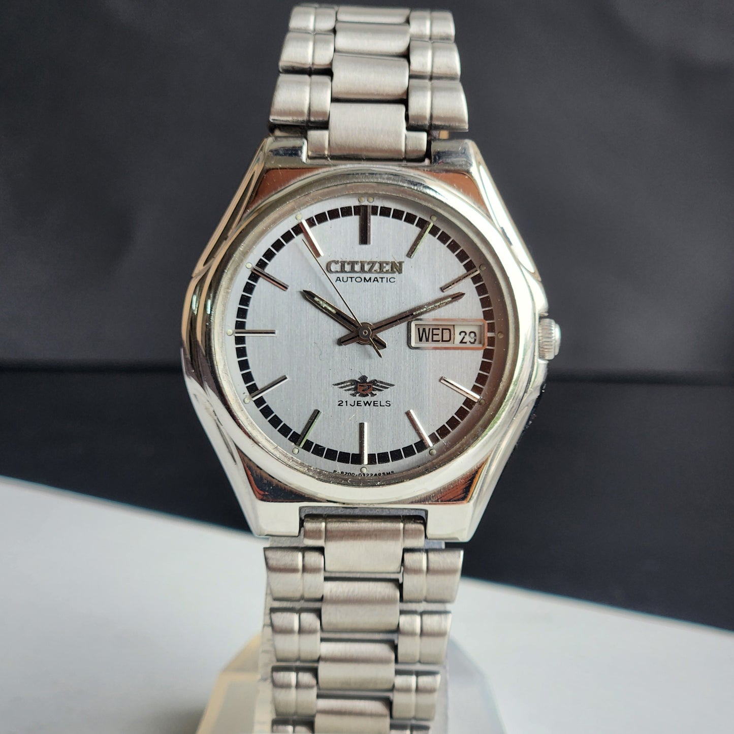 Vintage 1981 Original Citizen Automatic 8200 Grey Face 21 Jewels Day-Date Japanese Men's Wrist Watch ET22