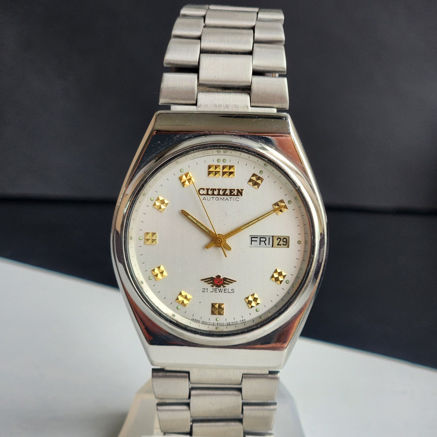 Vintage 1987 Original Citizen Automatic 8200 White Face 21 Jewels Day-Date Japanese Men's Wrist Watch ET26