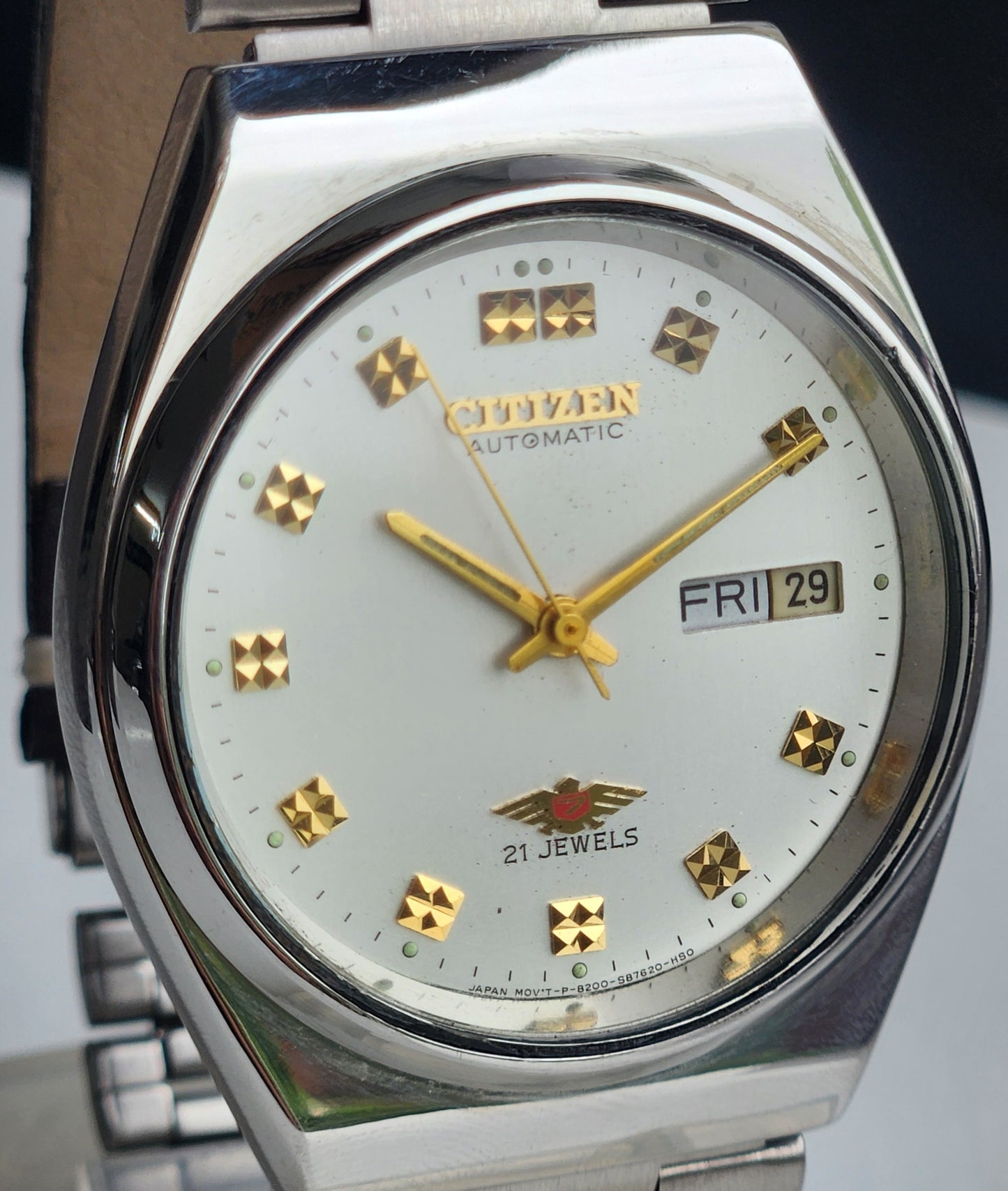 Vintage 1987 Original Citizen Automatic 8200 White Face 21 Jewels Day-Date Japanese Men's Wrist Watch ET26