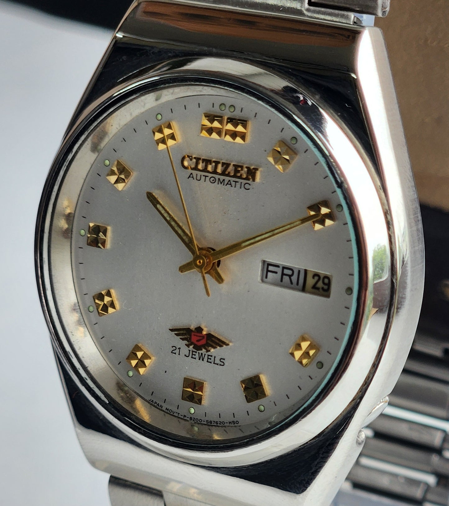 Vintage 1987 Original Citizen Automatic 8200 White Face 21 Jewels Day-Date Japanese Men's Wrist Watch ET26