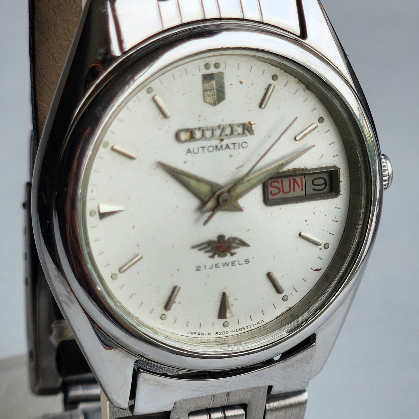 Vintage 1993 Original Citizen Automatic 8200 White Face 21 Jewels Day-Date Japanese Men's Wrist Watch ET36