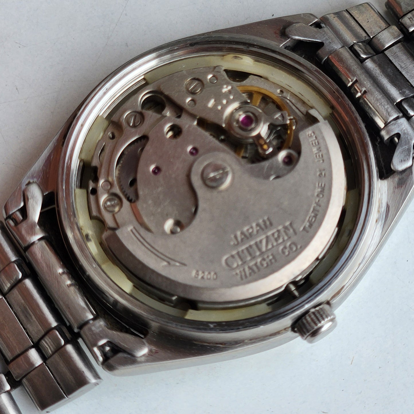 Vintage 1993 Original Citizen Automatic 8200 White Face 21 Jewels Day-Date Japanese Men's Wrist Watch ET36