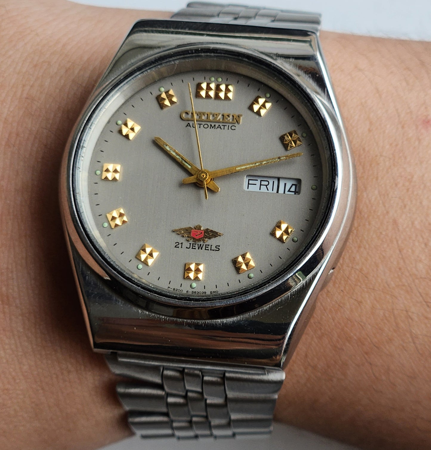 Vintage 1983 Original Citizen Automatic 8200 Grey Face 21 Jewels Day-Date Japanese Men's Wrist Watch ET37