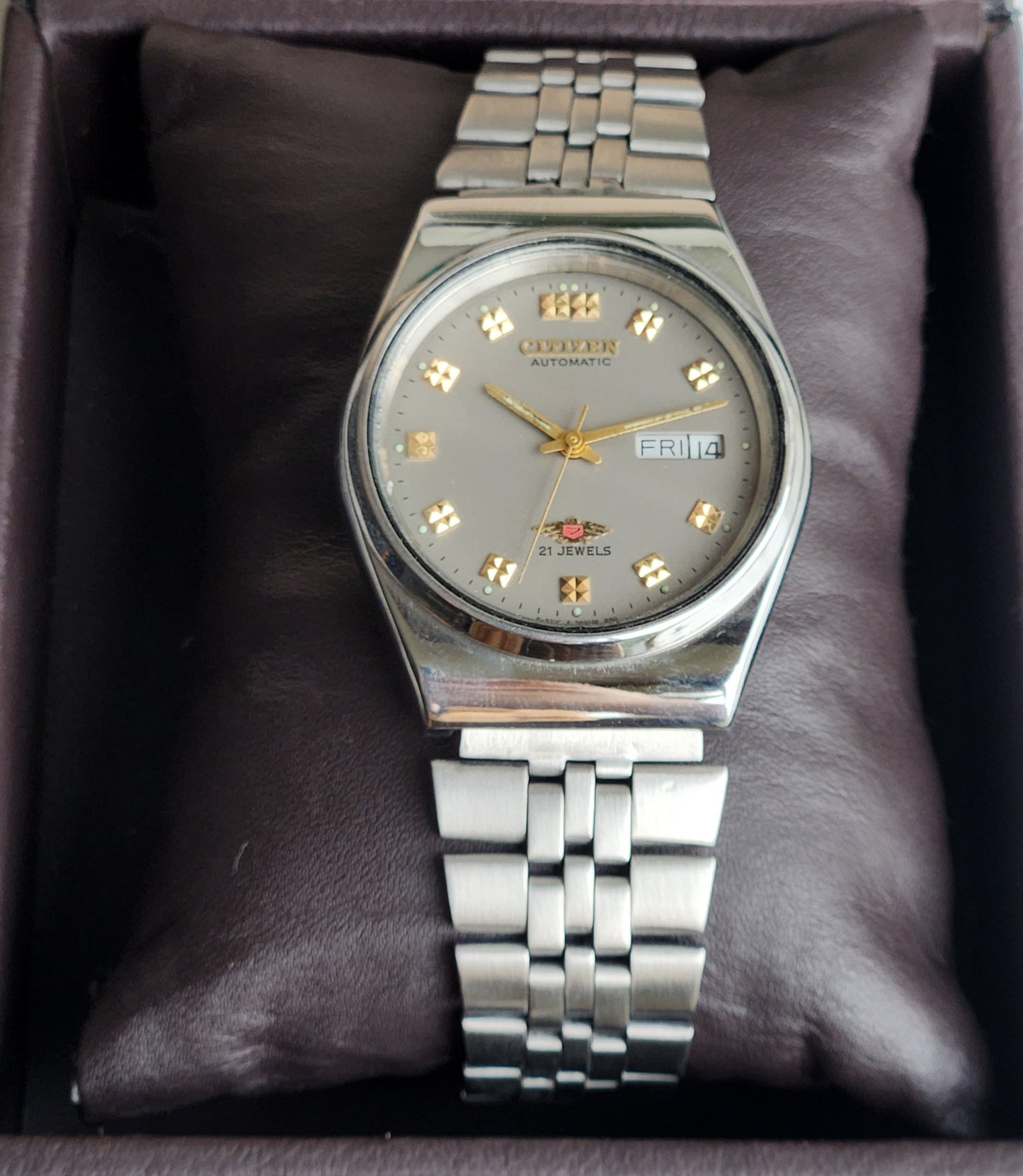 Vintage 1983 Original Citizen Automatic 8200 Grey Face 21 Jewels Day-Date Japanese Men's Wrist Watch ET37