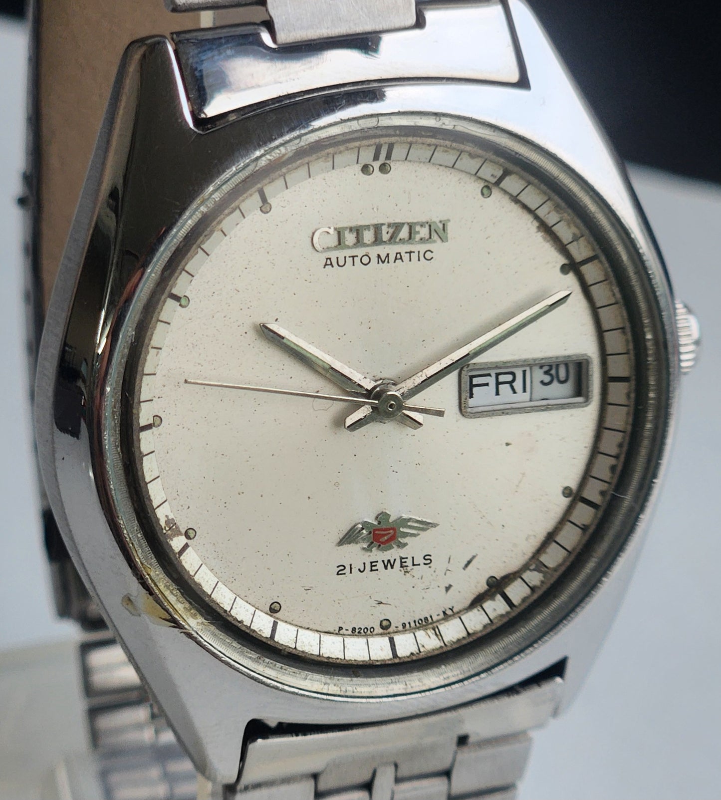 Vintage 1983 Original Citizen Automatic 8200 Silver Face 21 Jewels Day-Date Japanese Men's Wrist Watch ET43