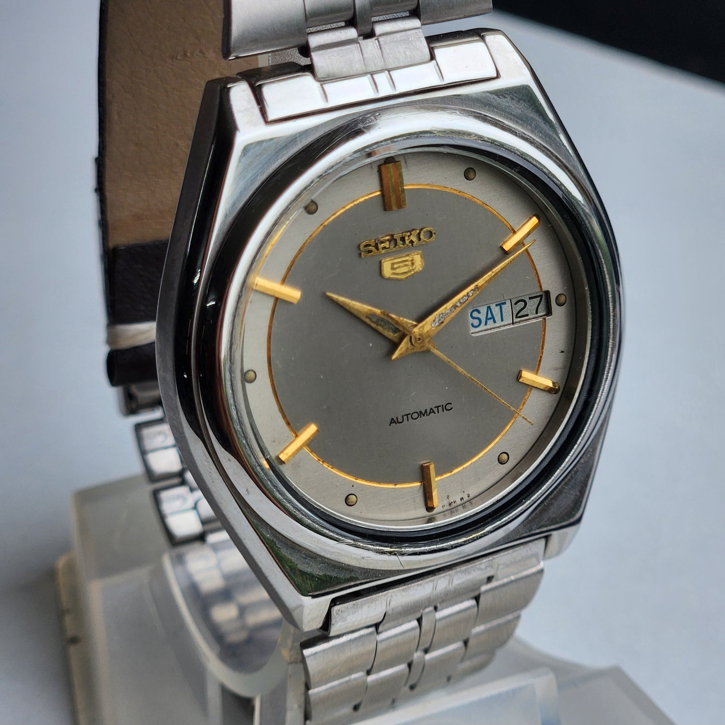 Vintage 1985 Original Seiko 5 Automatic 7009-876A Grey Face 17 Jewels Day-Date Japanese Men's Wrist Watch ET46
