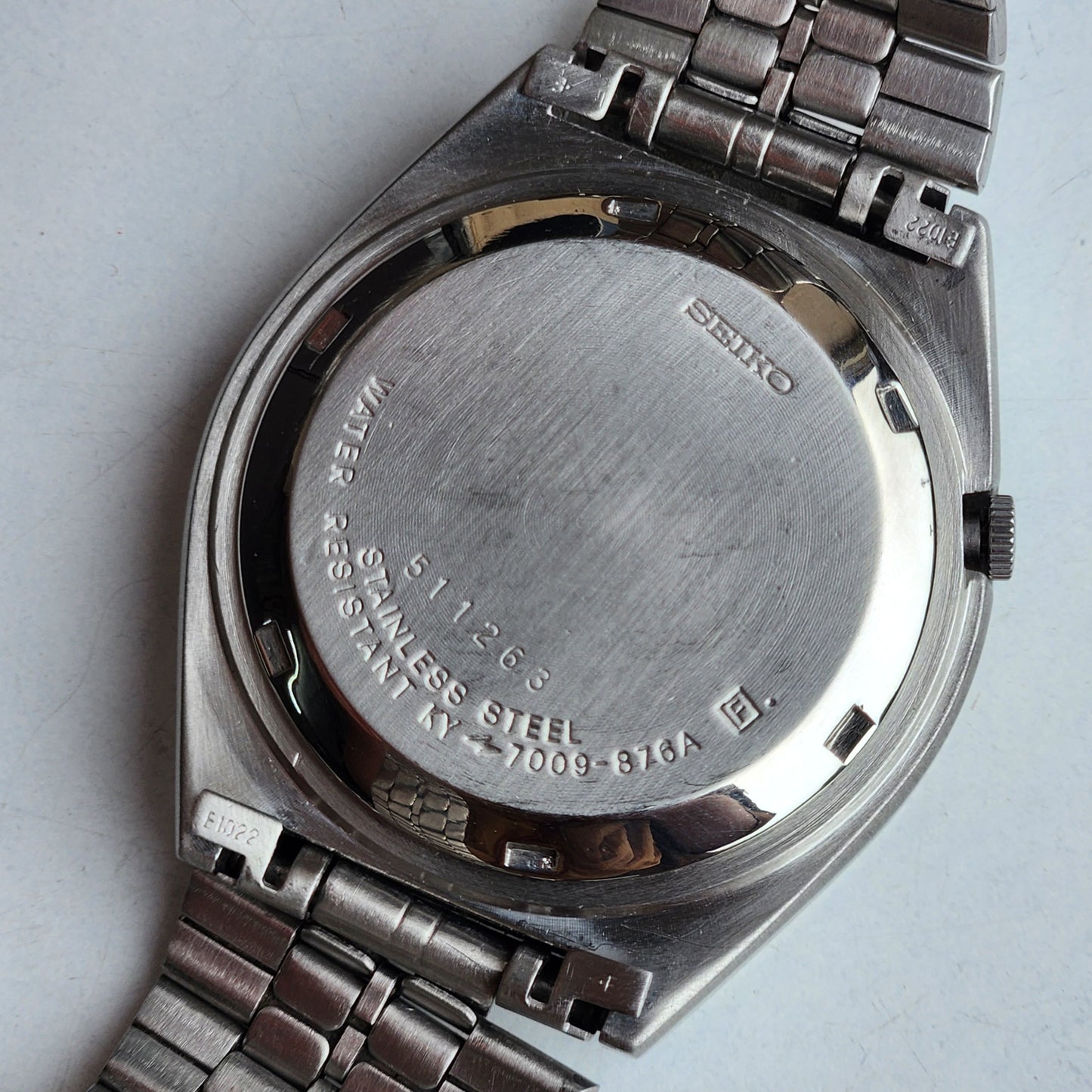 Vintage 1985 Original Seiko 5 Automatic 7009-876A Grey Face 17 Jewels Day-Date Japanese Men's Wrist Watch ET46