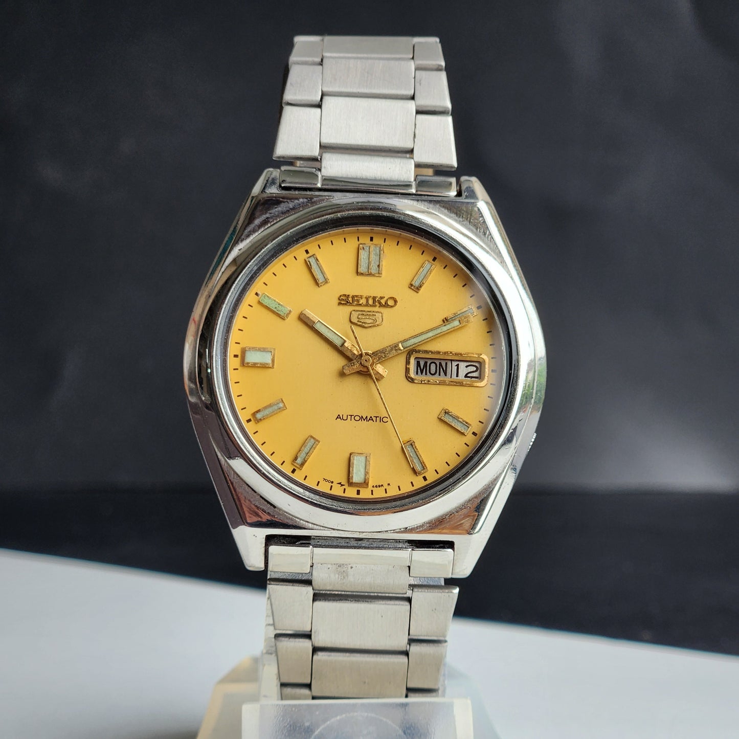 Vintage 1980 Original Seiko 5 Automatic 7009-876A Golden Face 17 Jewels Day-Date Japanese Men's Wrist Watch ET48
