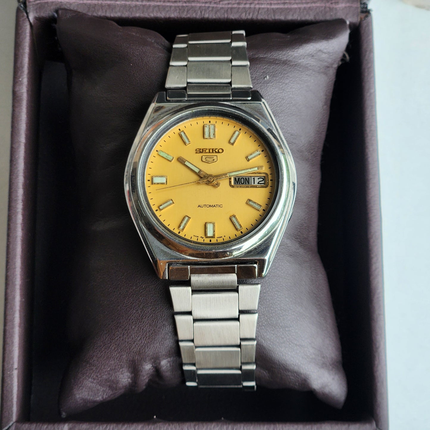Vintage 1980 Original Seiko 5 Automatic 7009-876A Golden Face 17 Jewels Day-Date Japanese Men's Wrist Watch ET48