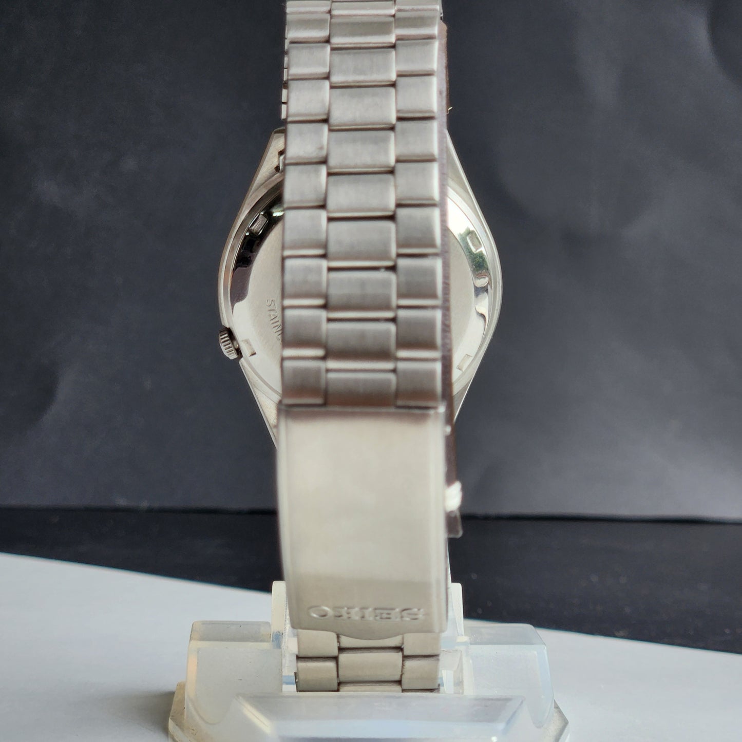 Vintage 1995 Original Seiko 5 Automatic 7009-8920 White Face 17 Jewels Day-Date Japanese Men's Wrist Watch ET49