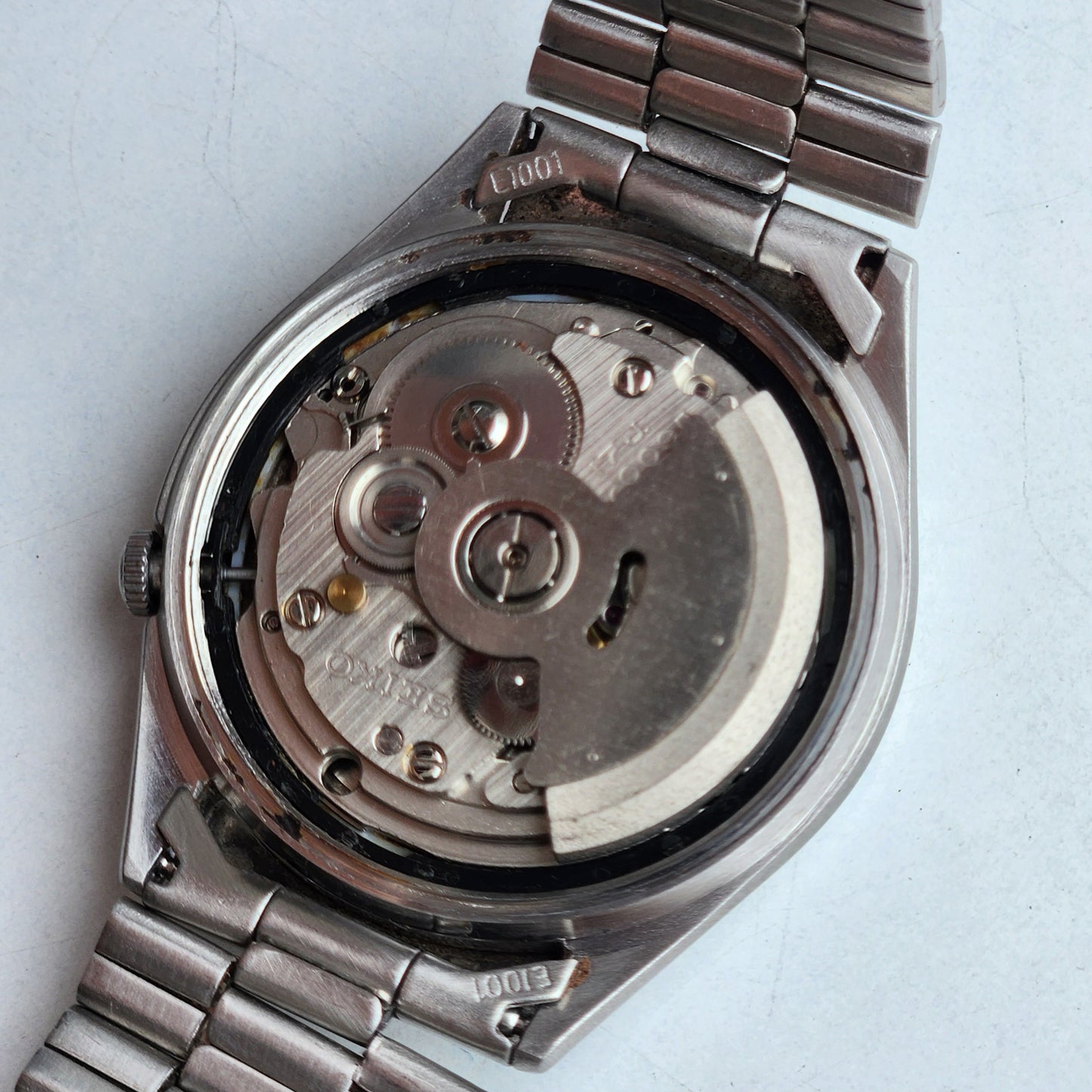 Vintage 1995 Original Seiko 5 Automatic 7009-8920 White Face 17 Jewels Day-Date Japanese Men's Wrist Watch ET49