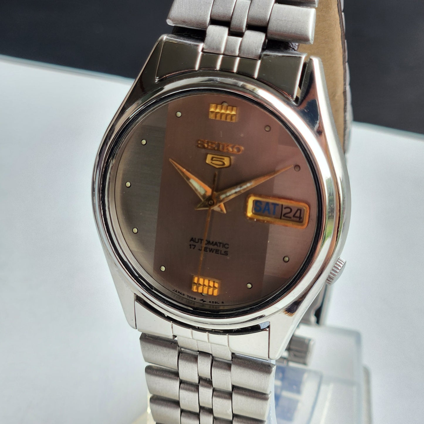 Vintage 1979 Original Seiko 5 Automatic 7009-876J Grey Face 17 Jewels Day-Date Japanese Men's Wrist Watch ET51